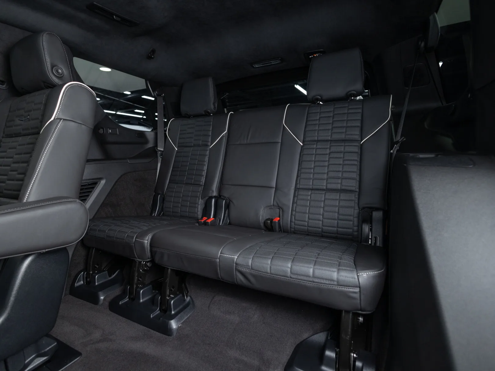 Cadillac Escalade Sport Platinum V Рестайлинг, 2025 — экстерьер, фото 32