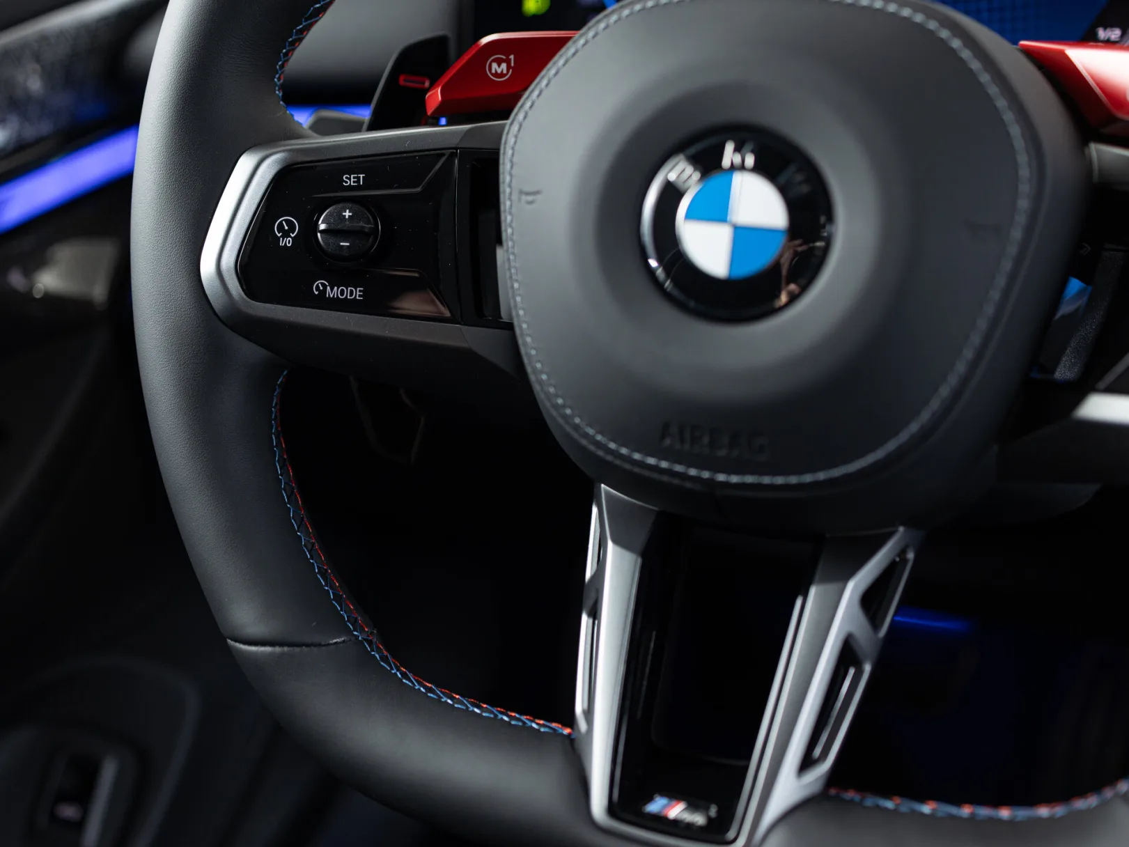BMW M5 VII (G90), 2025 — экстерьер, фото 16