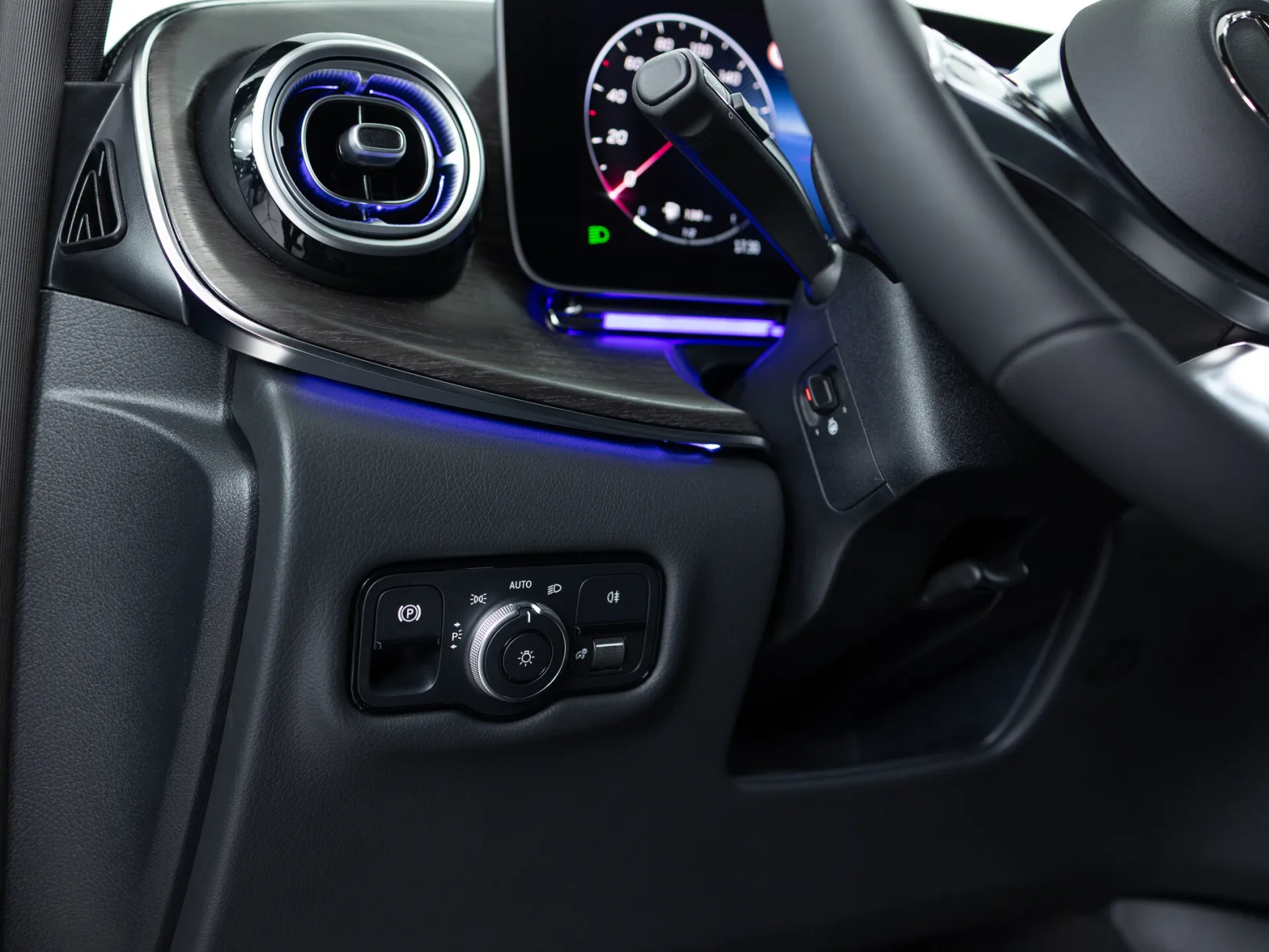 Mercedes-Benz V-Класс Avantgarde III (W447) Рестайлинг 2, 2025 — экстерьер, фото 11