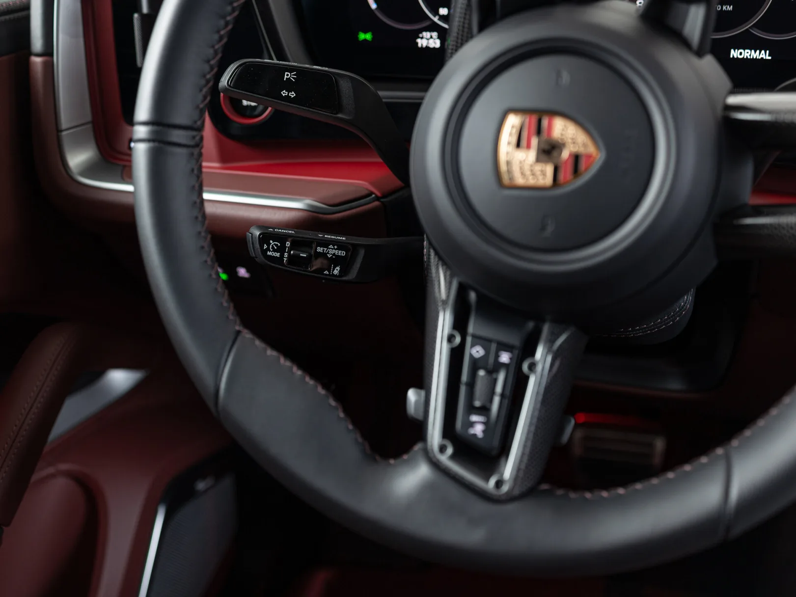 Porsche Cayenne GTS Coupé III Рестайлинг, 2025 — экстерьер, фото 19