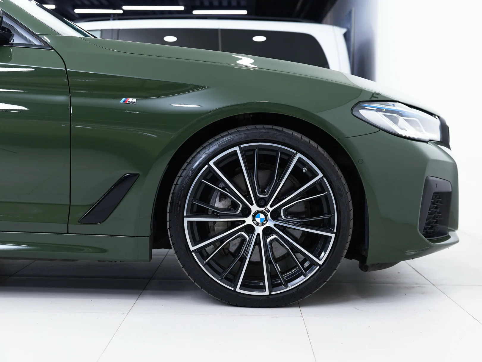 BMW 5 серии VII (G30/G31/G38) Рестайлинг, 2022 — экстерьер, фото 36
