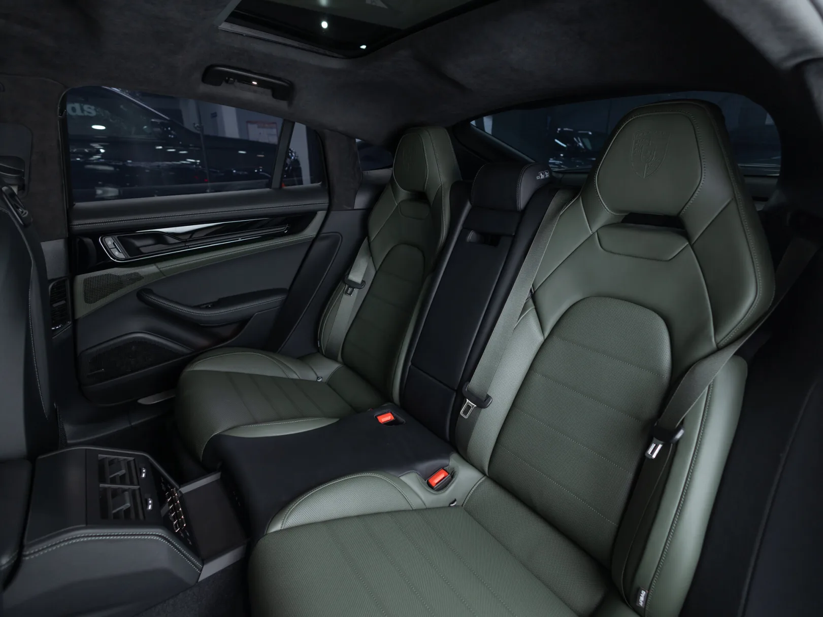 Porsche Panamera Turbo S E-Hybrid III, 2024 — экстерьер, фото 21