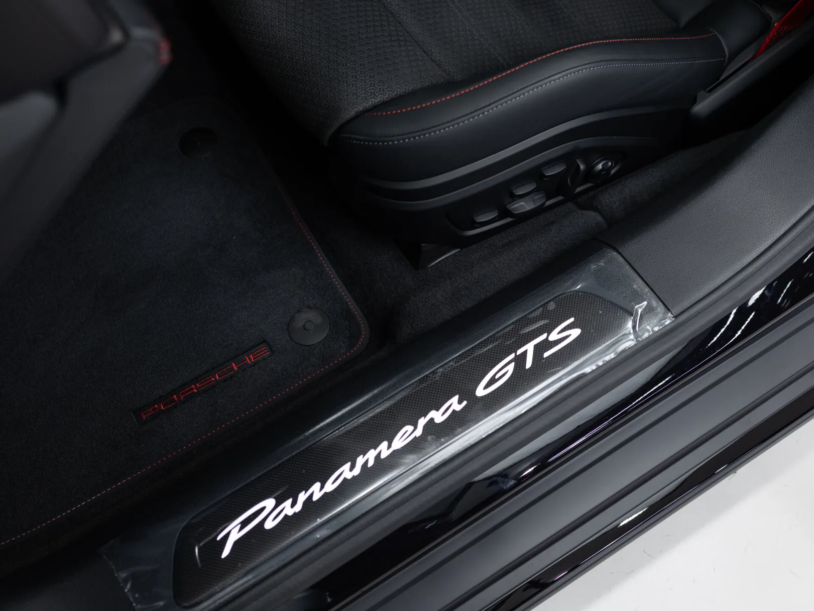 Porsche Panamera GTS III, 2025 — экстерьер, фото 11