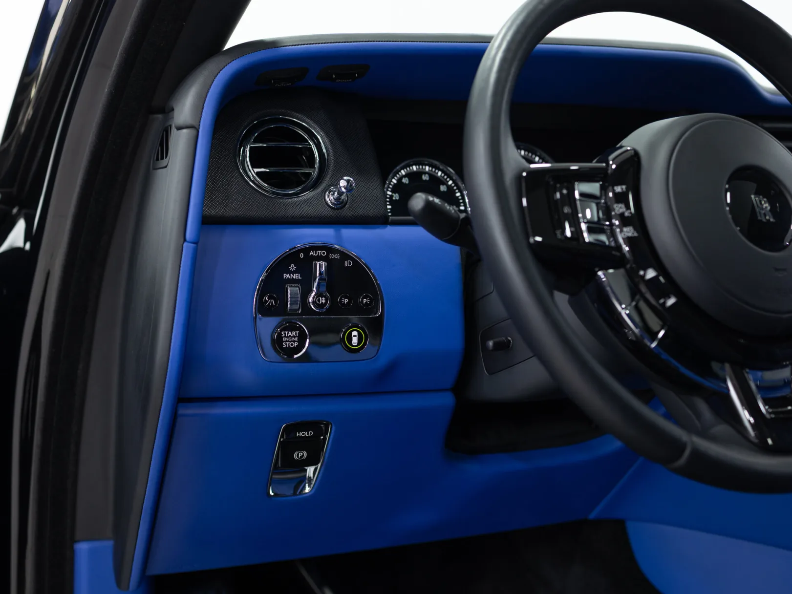 Rolls-Royce Cullinan Individual I (Series I), 2020 — экстерьер, фото 13