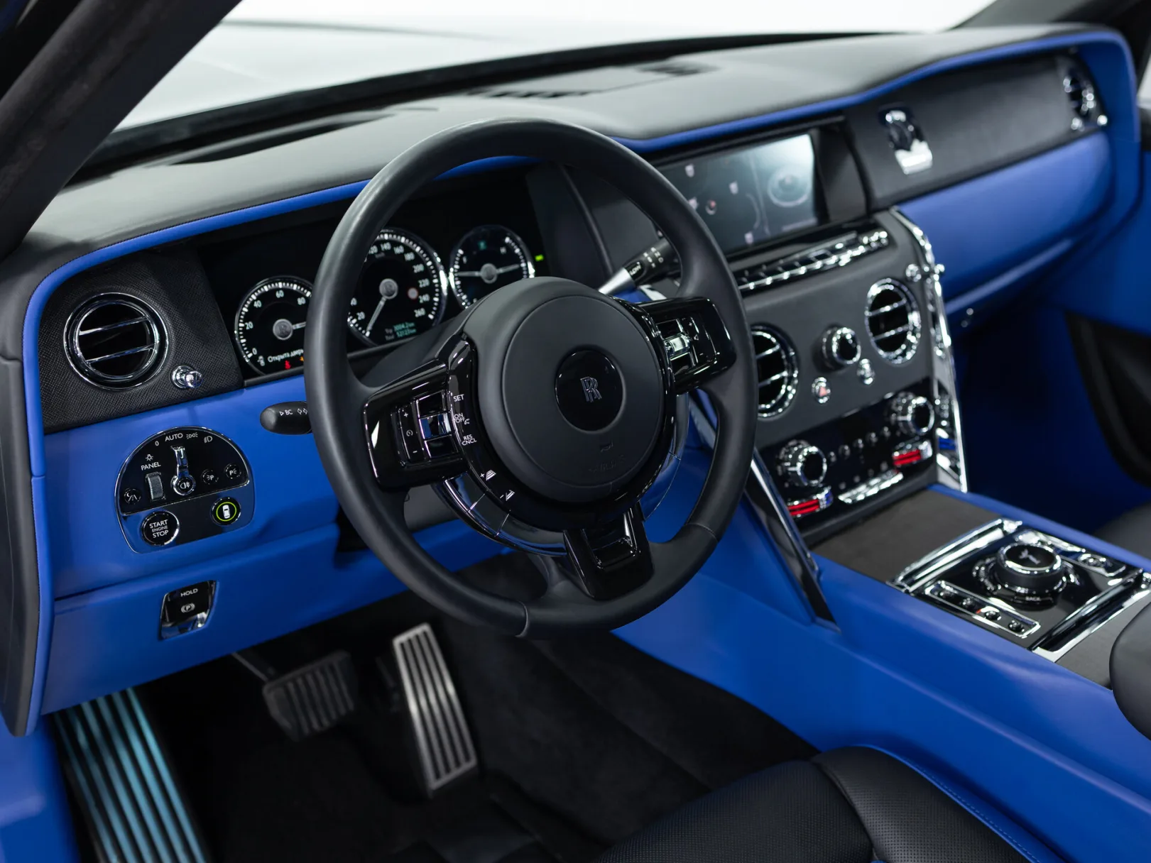 Rolls-Royce Cullinan Individual I (Series I), 2020 — экстерьер, фото 9