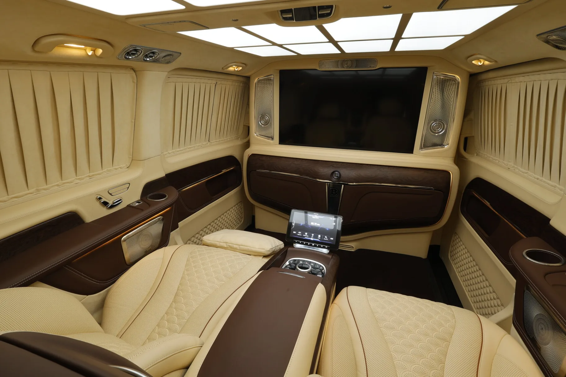 Mercedes-Benz V-Класс III (W447), 2017 — экстерьер, фото 30
