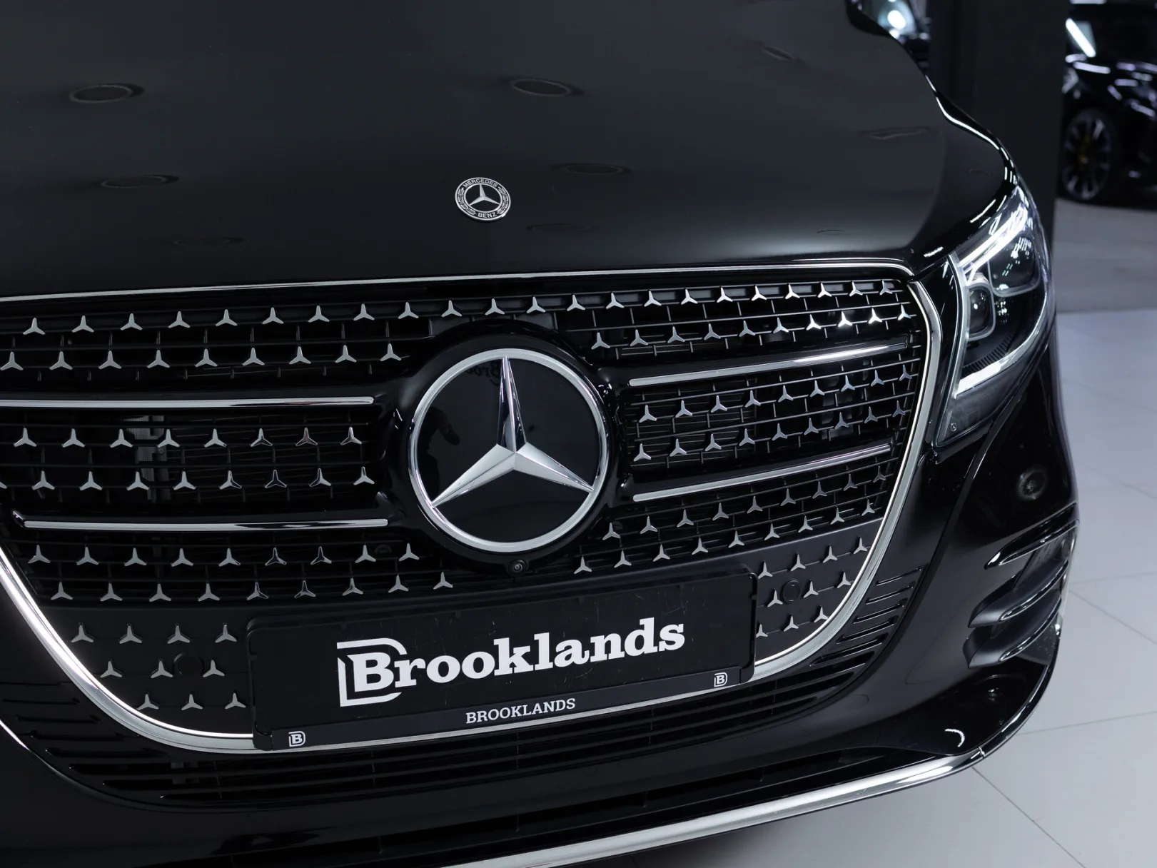 Mercedes-Benz V-Класс Exclusive III (W447) Рестайлинг 2, 2024 — экстерьер, фото 41