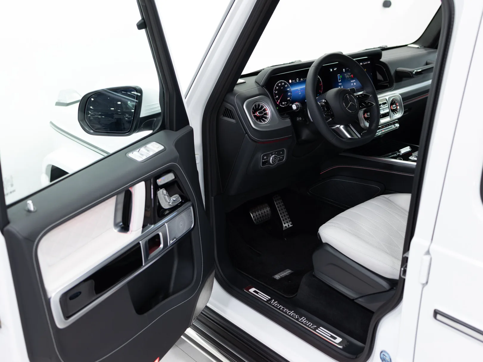 Mercedes-Benz G-Класс G 450 d AMG Line III (W465) Рестайлинг, 2024 — экстерьер, фото 7