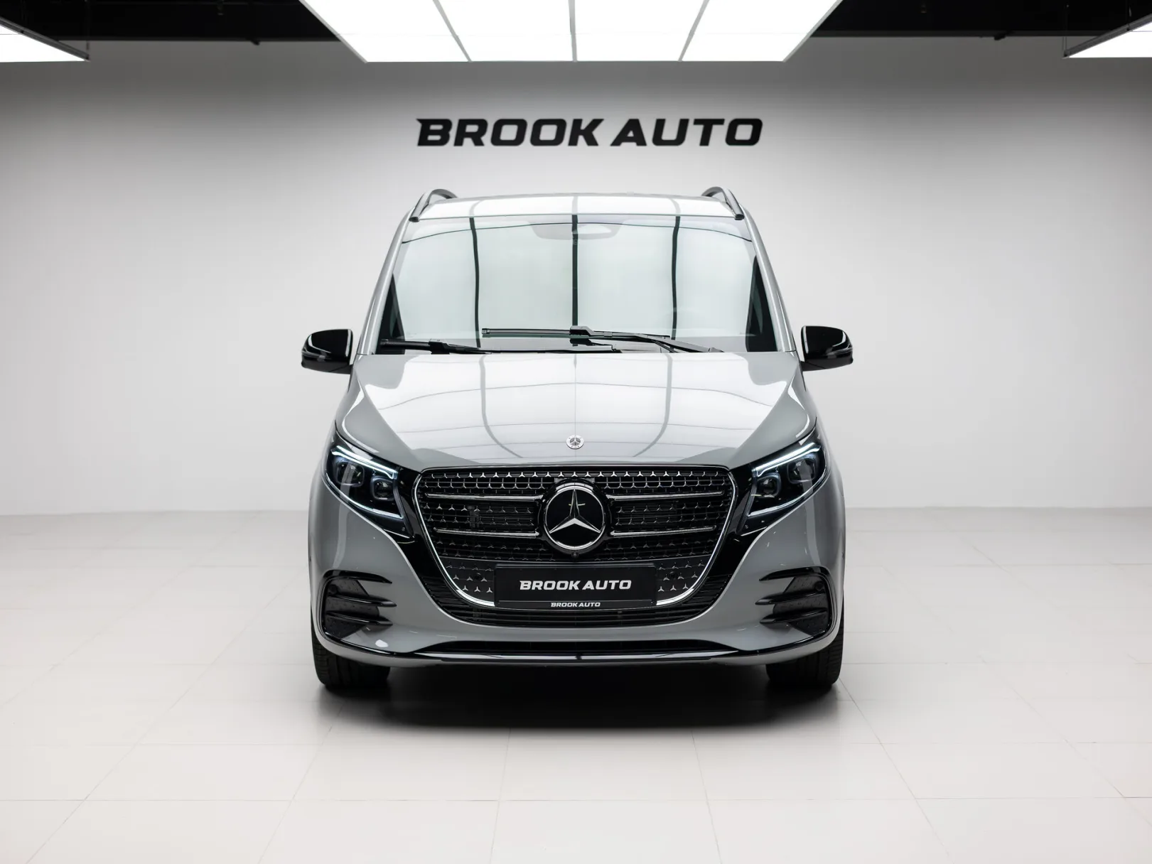 Mercedes-Benz V-Класс Exclusive AMG Line III (W447) Рестайлинг 2, 2026 — экстерьер, фото 2