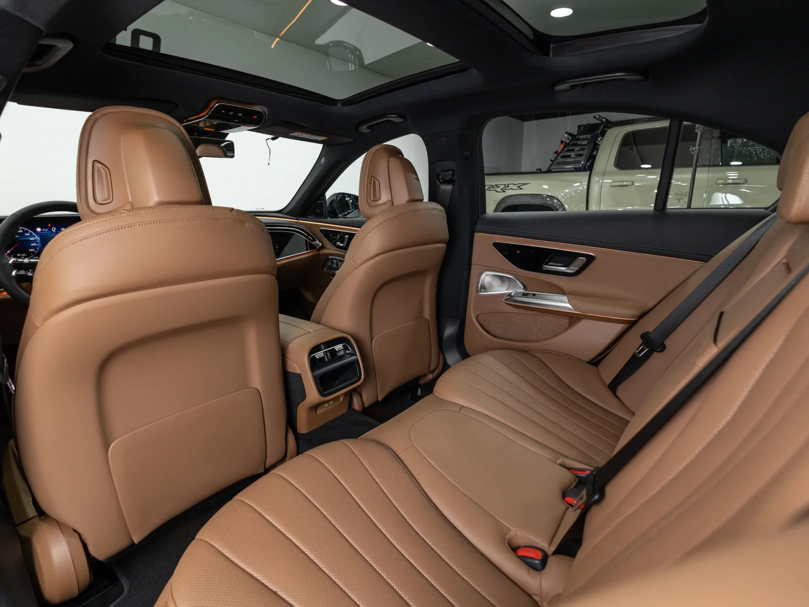 Mercedes-Benz E-Класс E 300 4MATIC AMG Line VI (W214, S214), 2026 — экстерьер, фото 31