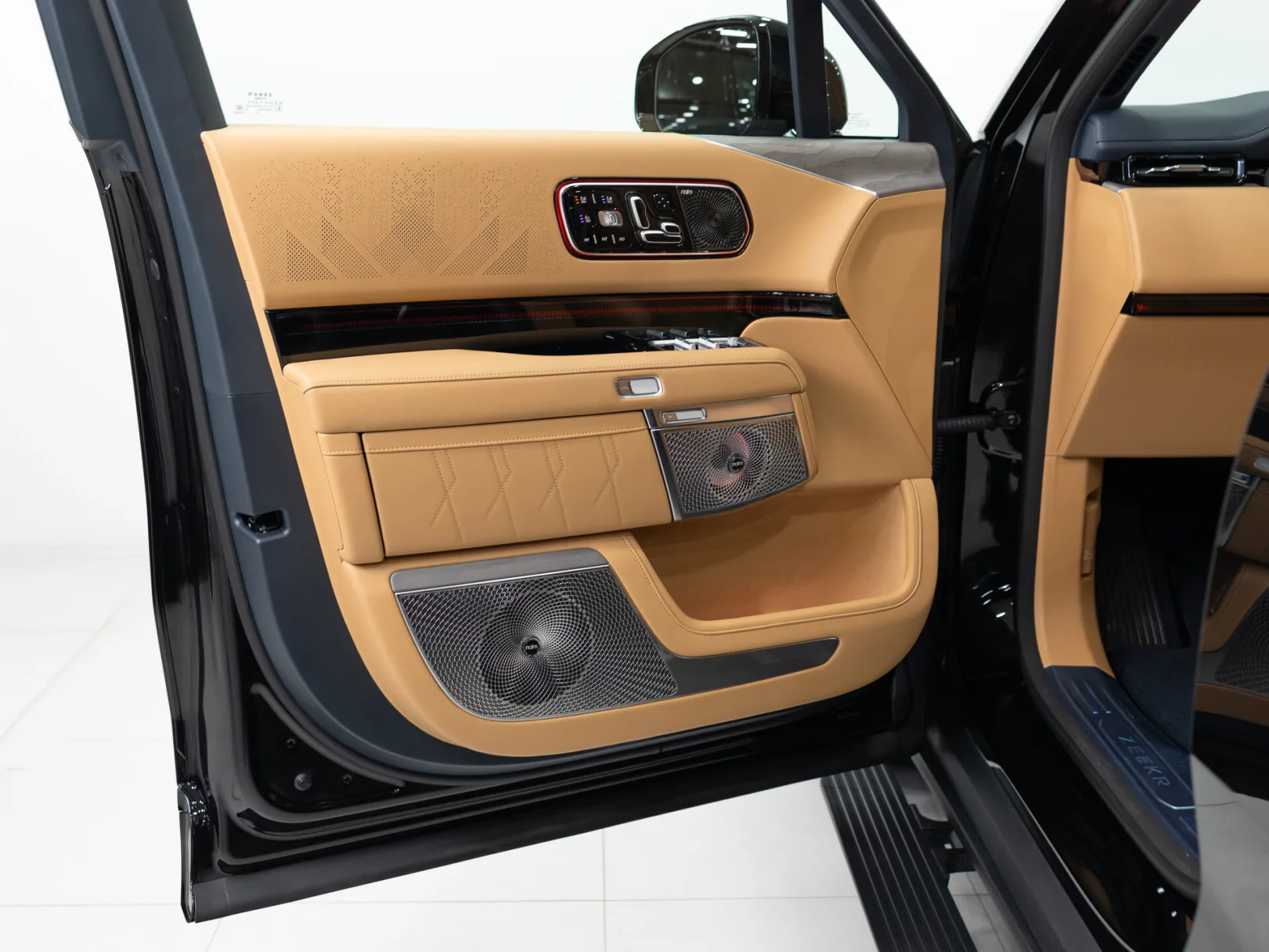 Zeekr 9X Ultra (6 seats) I, 2025 — экстерьер, фото 8
