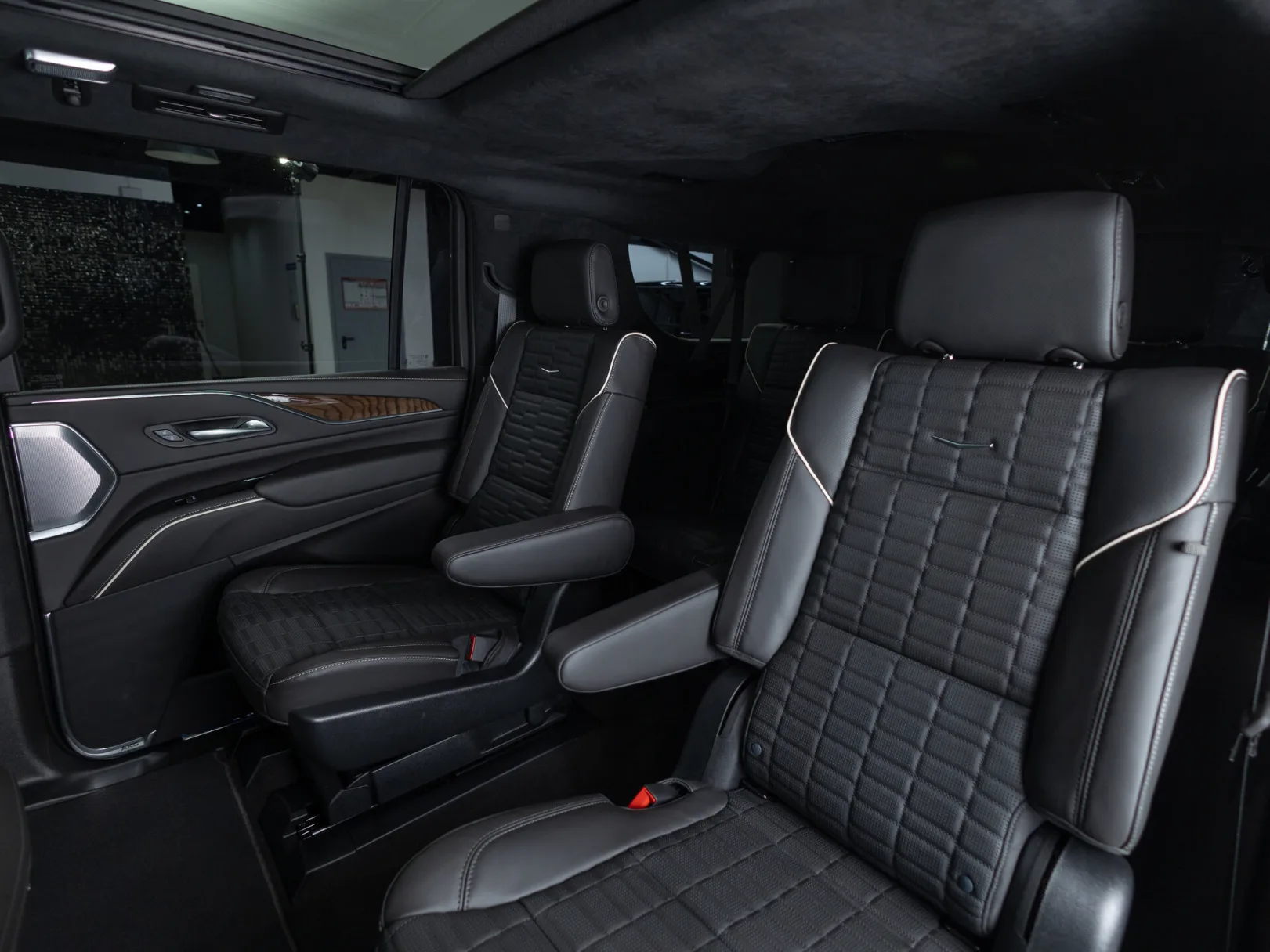 Cadillac Escalade Sport Platinum V Рестайлинг, 2024 — экстерьер, фото 32