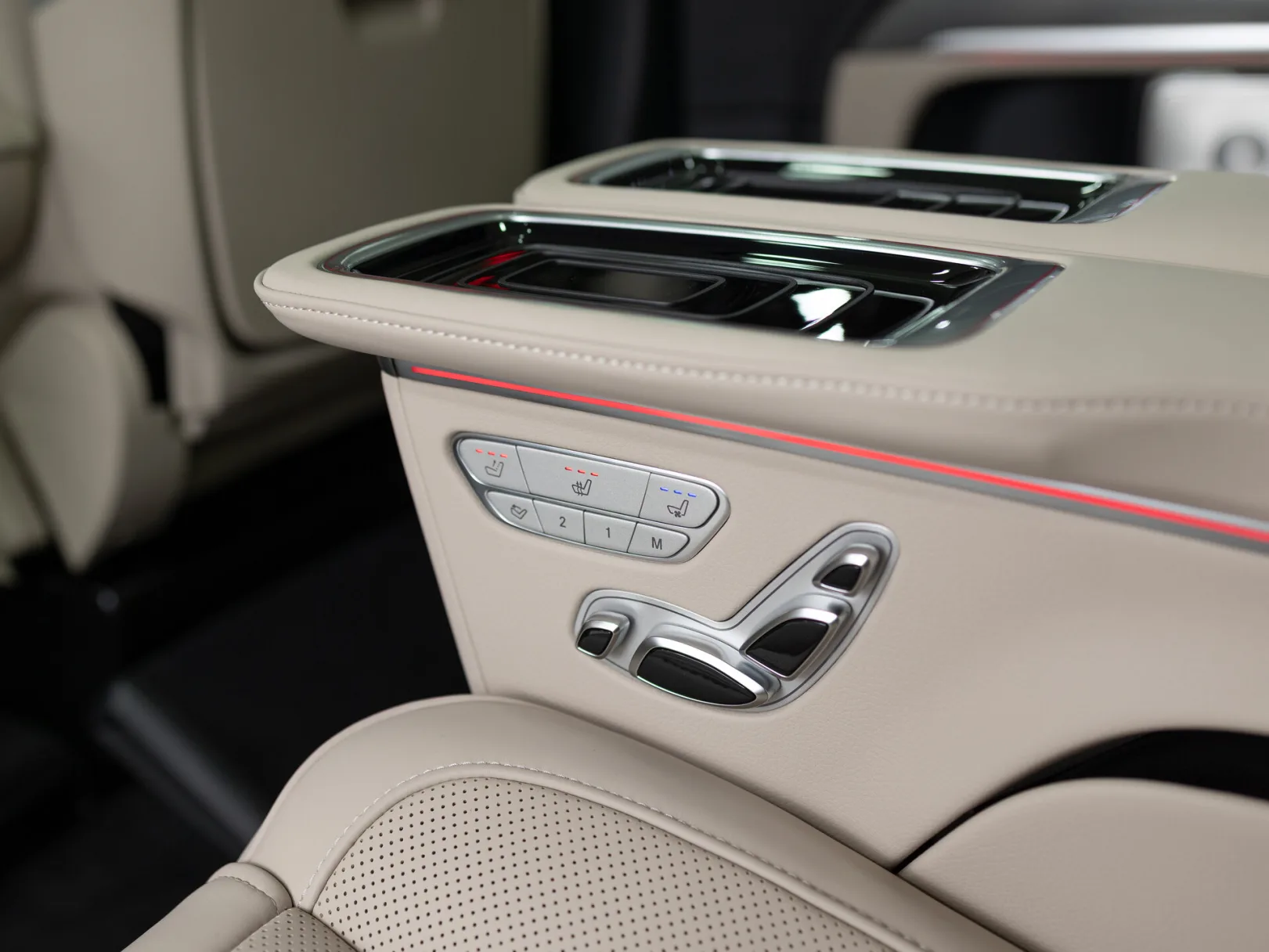 Mercedes-Benz V-Класс Exclusive III (W447) Рестайлинг 2, 2025 — экстерьер, фото 33
