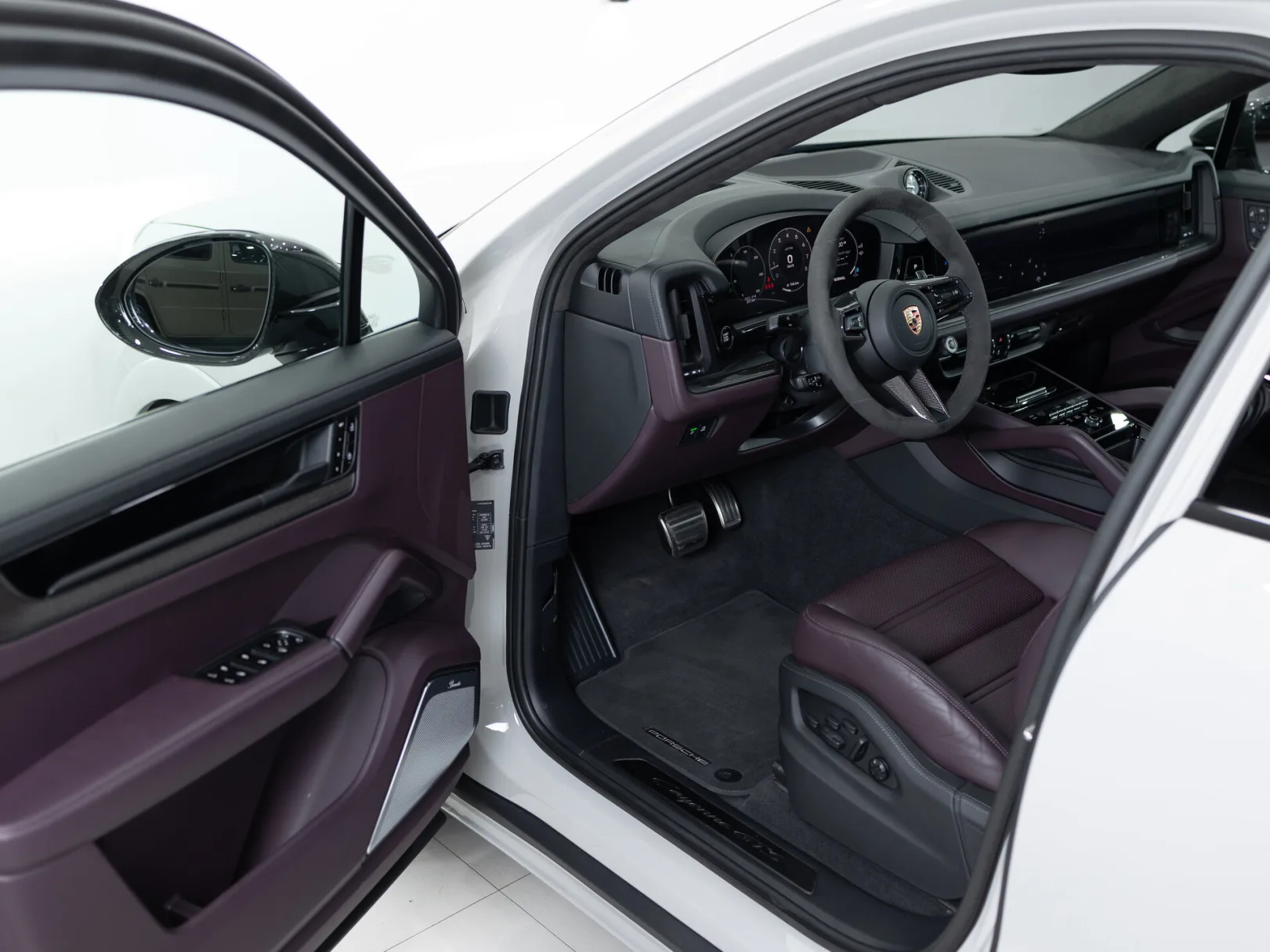 Porsche Cayenne GTS Coupé III Рестайлинг, 2024 — экстерьер, фото 7