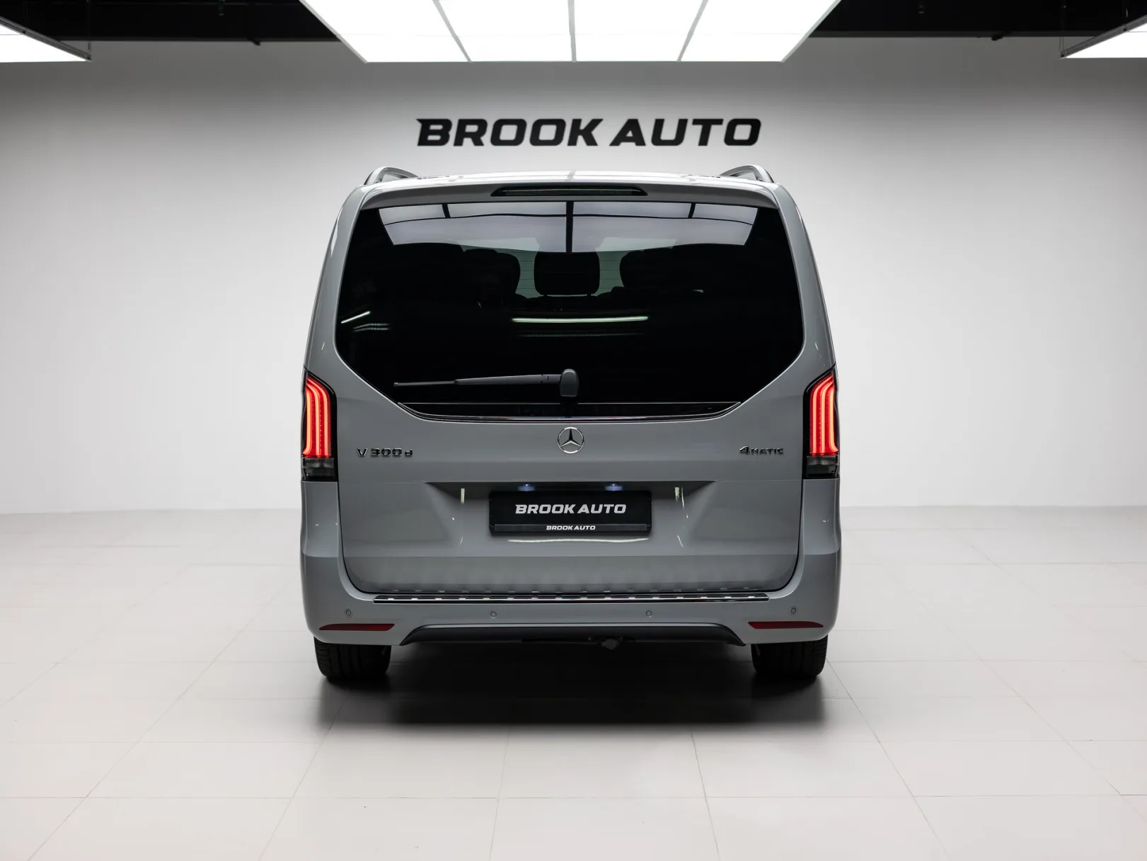 Mercedes-Benz V-Класс Exclusive AMG Line III (W447) Рестайлинг 2, 2026 — экстерьер, фото 5