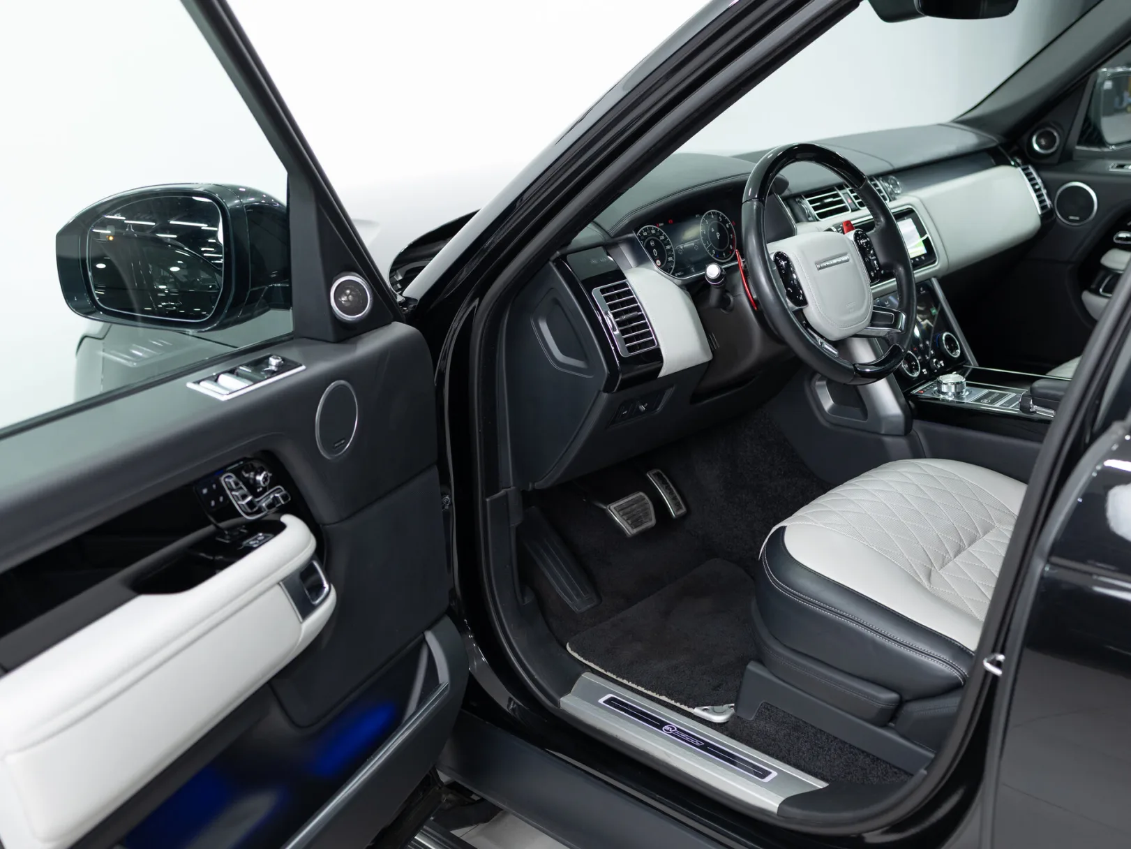 Land Rover Range Rover SVAutobiography Dynamic IV Рестайлинг, 2019 — экстерьер, фото 7