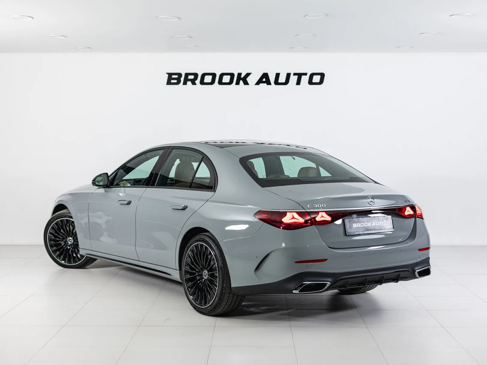 Mercedes-Benz E-Класс E 300 4MATIC AMG Line VI (W214, S214), 2026 — экстерьер, фото 4