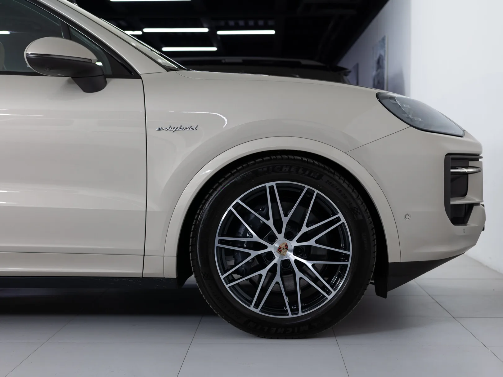 Porsche Cayenne E-Hybrid III Рестайлинг, 2025 — экстерьер, фото 33