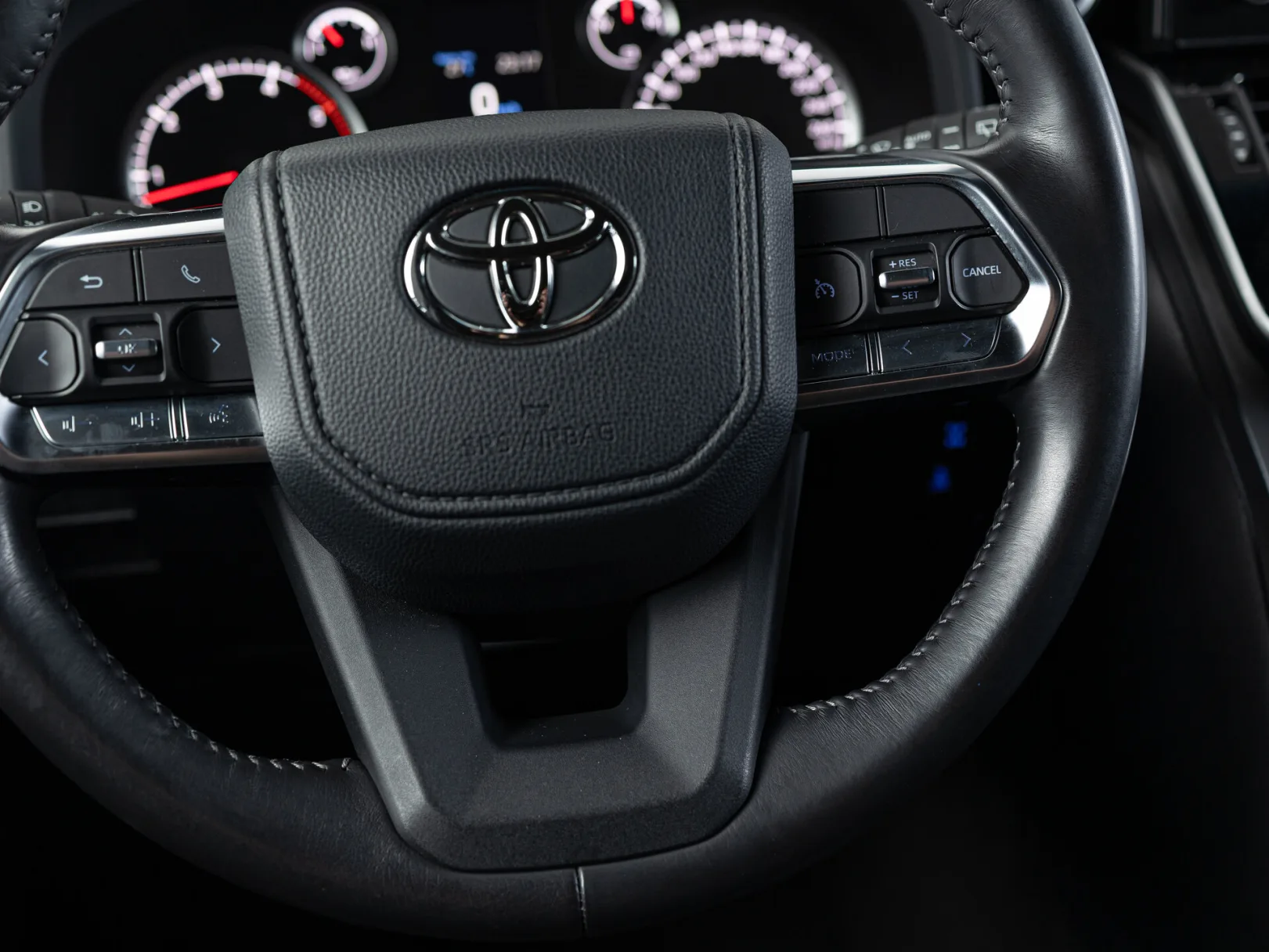 Toyota Land Cruiser GXR 300 Series, 2022 — экстерьер, фото 15