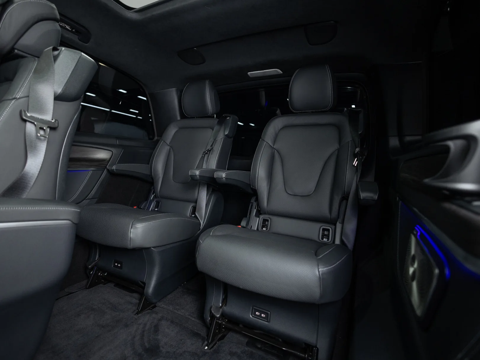 Mercedes-Benz V-Класс Exclusive III (W447) Рестайлинг 2, 2025 — экстерьер, фото 15