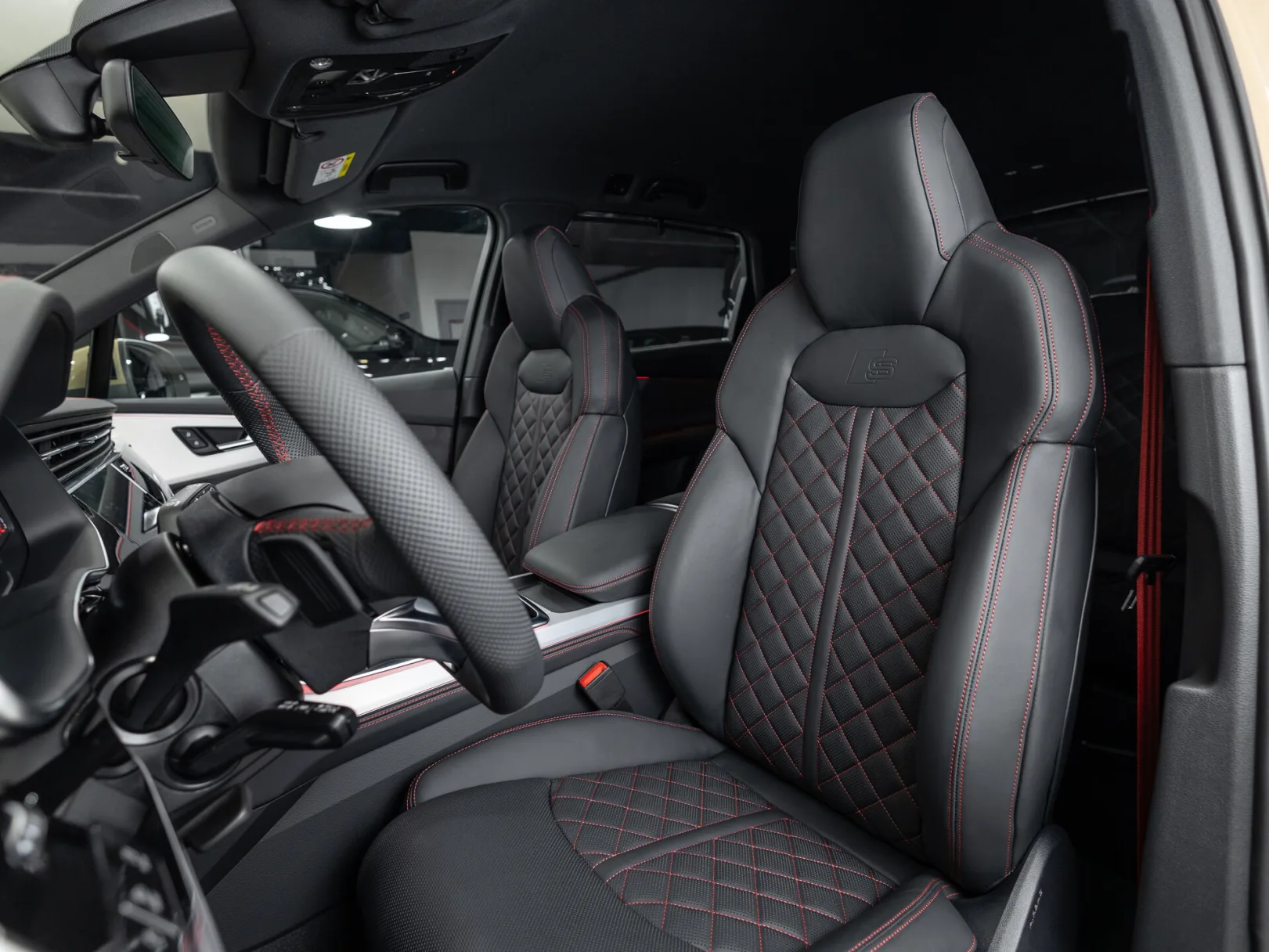 Audi Q7 55 TFSI quattro tiptronic II (4M) Рестайлинг 2, 2024 — экстерьер, фото 10