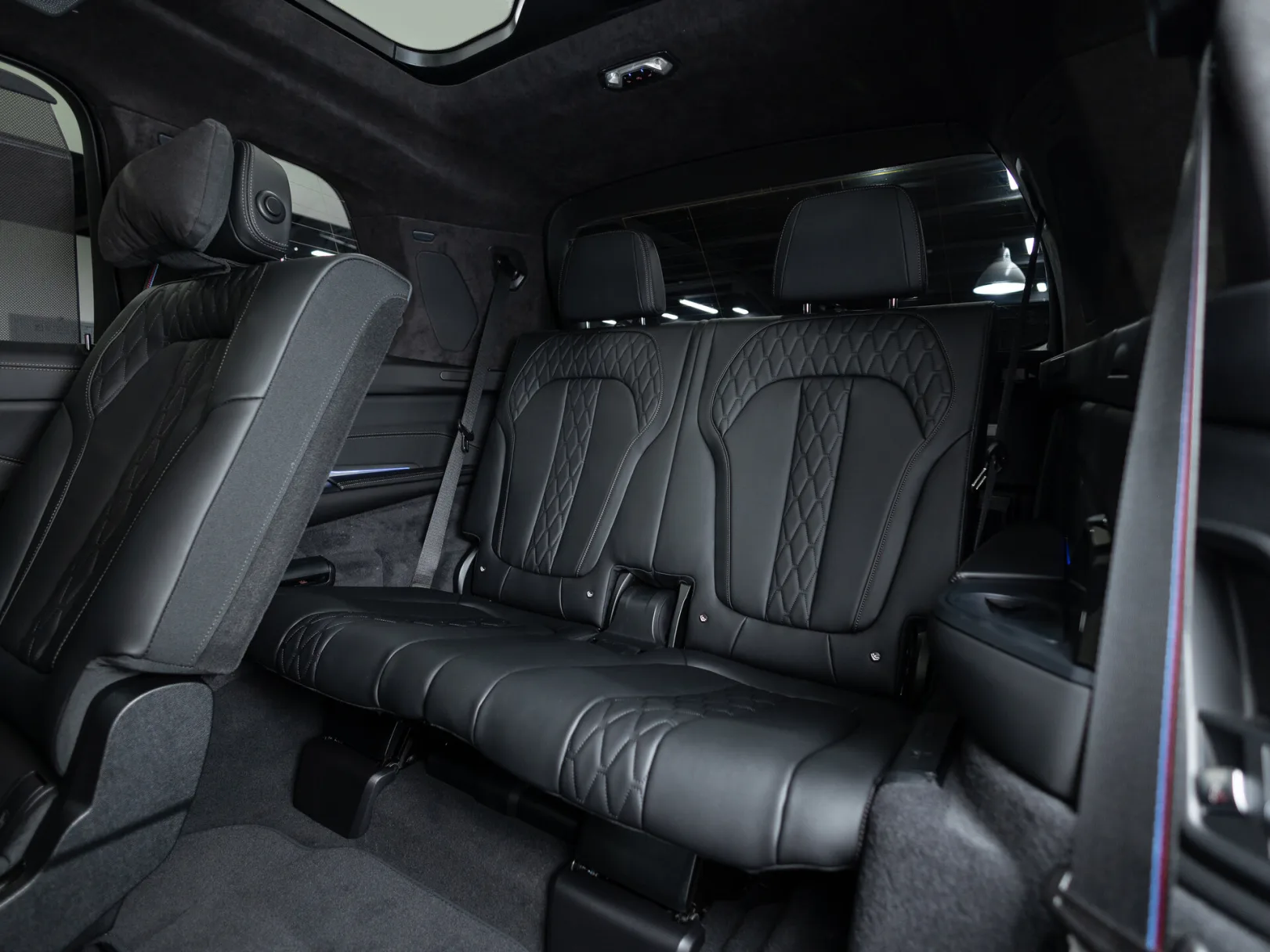 BMW X7 xDrive40d M Sport Pro I (G07) Рестайлинг, 2025 — экстерьер, фото 28