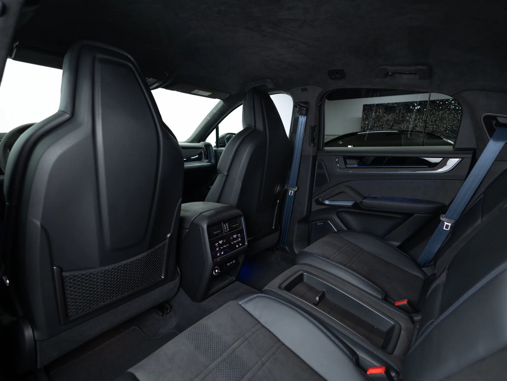 Porsche Cayenne Turbo GT III Рестайлинг, 2025 — экстерьер, фото 27