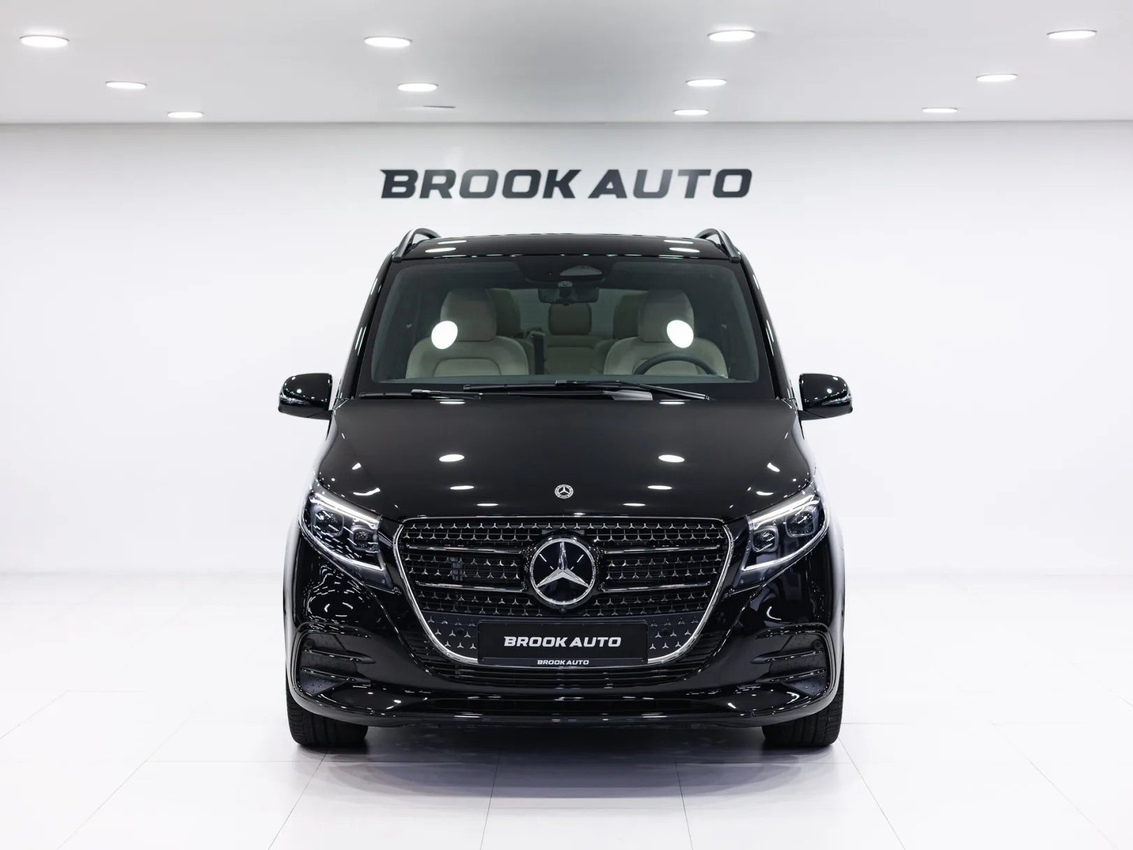 Mercedes-Benz V-Класс Exclusive AMG Line III (W447) Рестайлинг 2, 2025 — экстерьер, фото 2