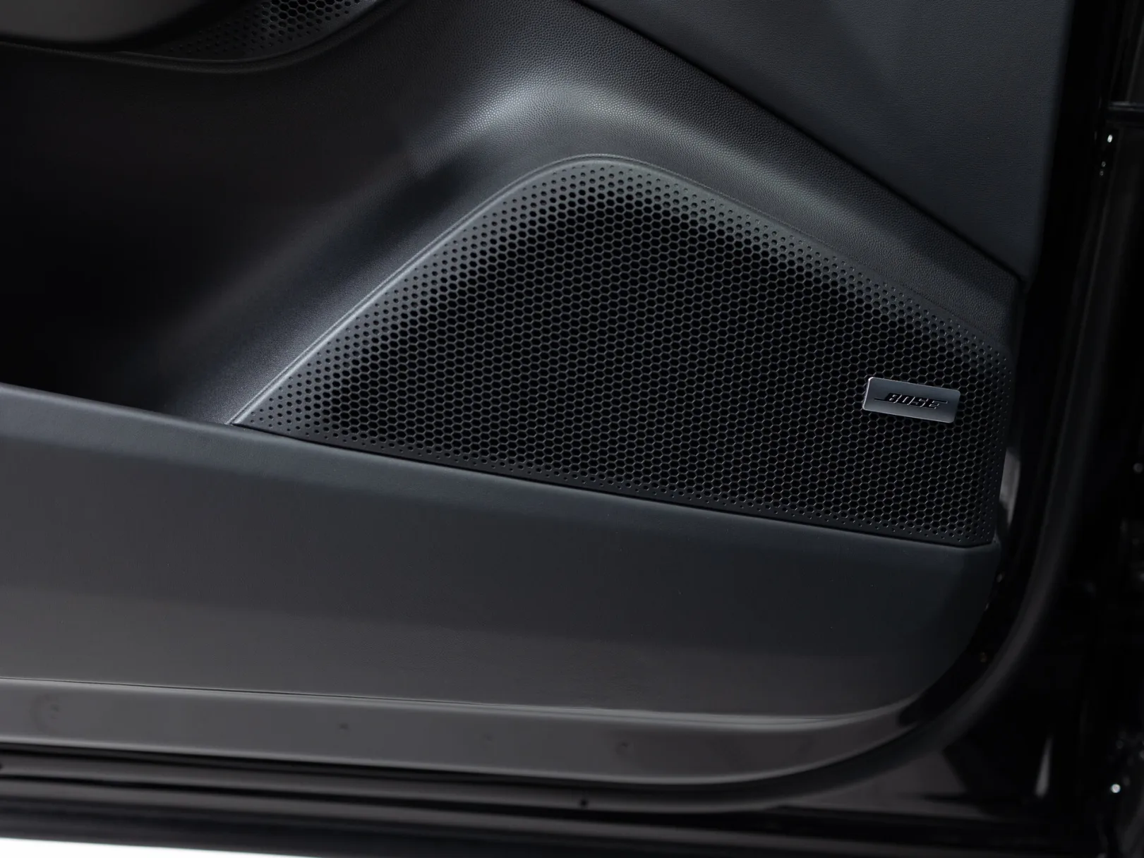 Porsche Macan 4S Electric II, 2025 — экстерьер, фото 14