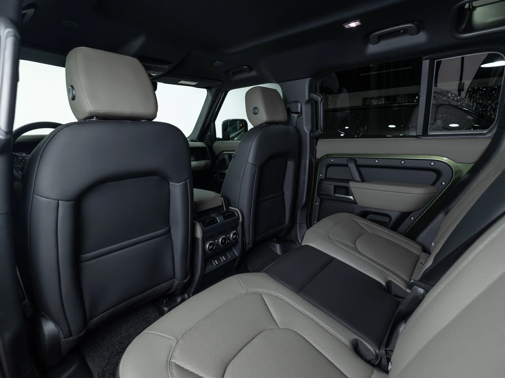 Land Rover Defender S II, 2025 — экстерьер, фото 28