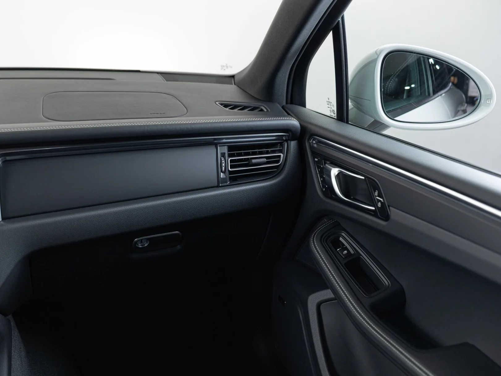 Porsche Macan Базовая I Рестайлинг 2, 2025 — экстерьер, фото 20