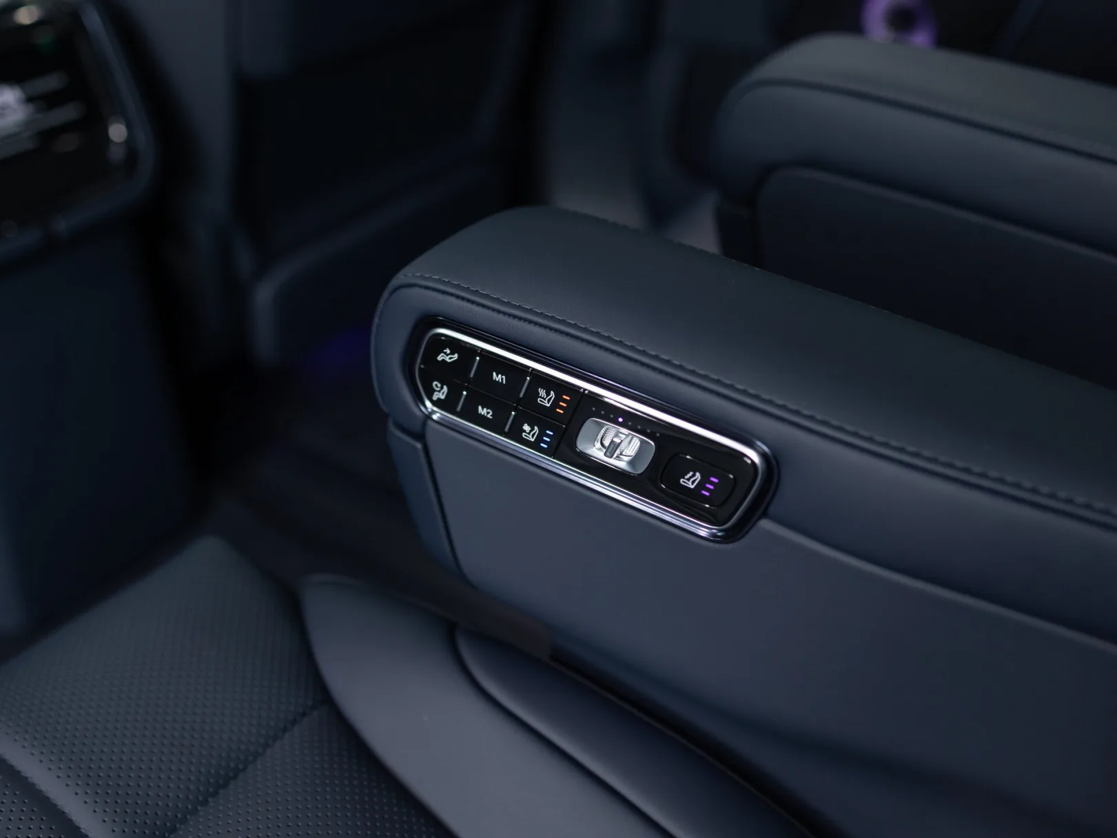 Zeekr 9X Max (6 seats) I, 2025 — экстерьер, фото 33