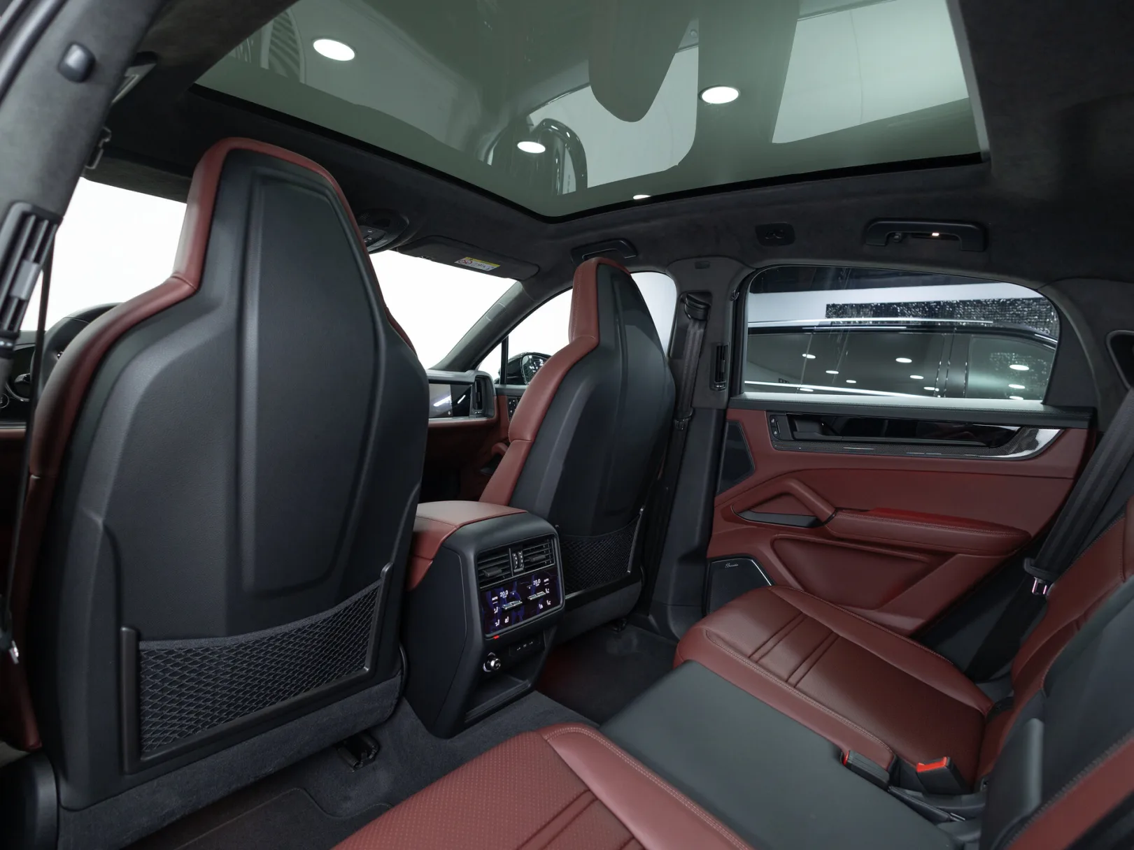 Porsche Cayenne GTS Coupé III Рестайлинг, 2025 — экстерьер, фото 27