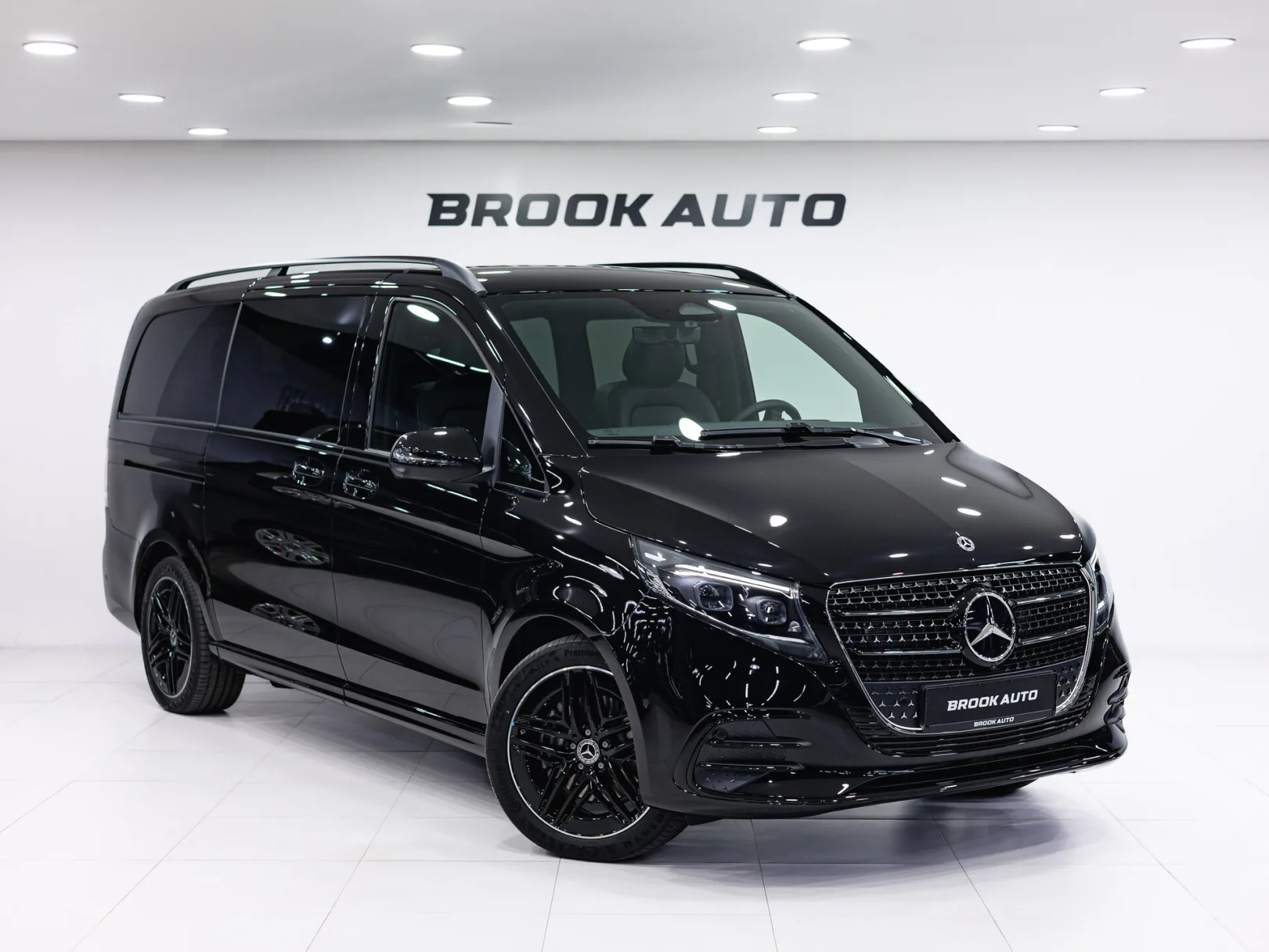 Mercedes-Benz V-Класс Exclusive AMG Line III (W447) Рестайлинг 2, 2025 — экстерьер, фото 3