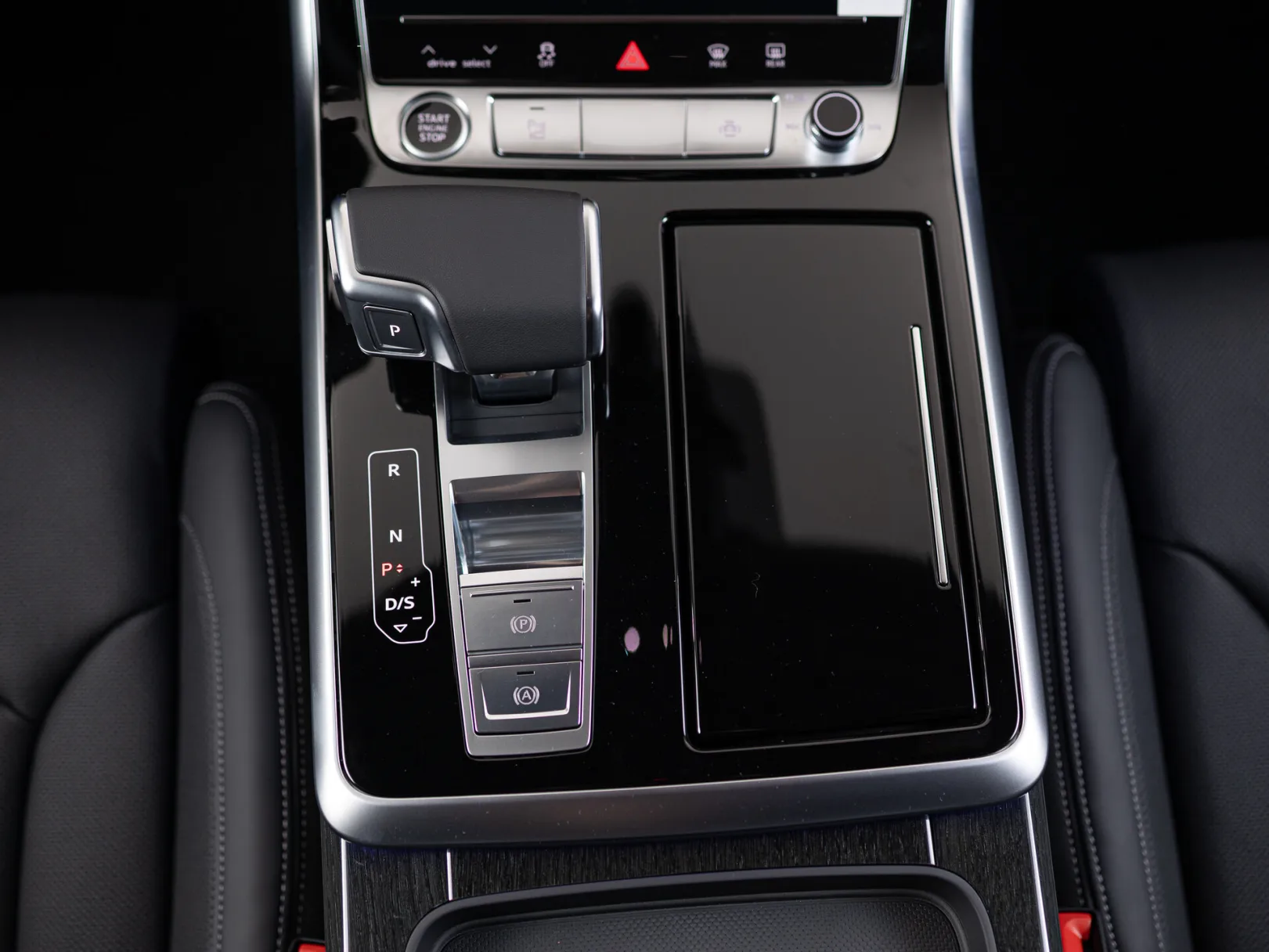 Audi Q7 55 TFSI quattro tiptronic II (4M) Рестайлинг 2, 2024 — экстерьер, фото 19