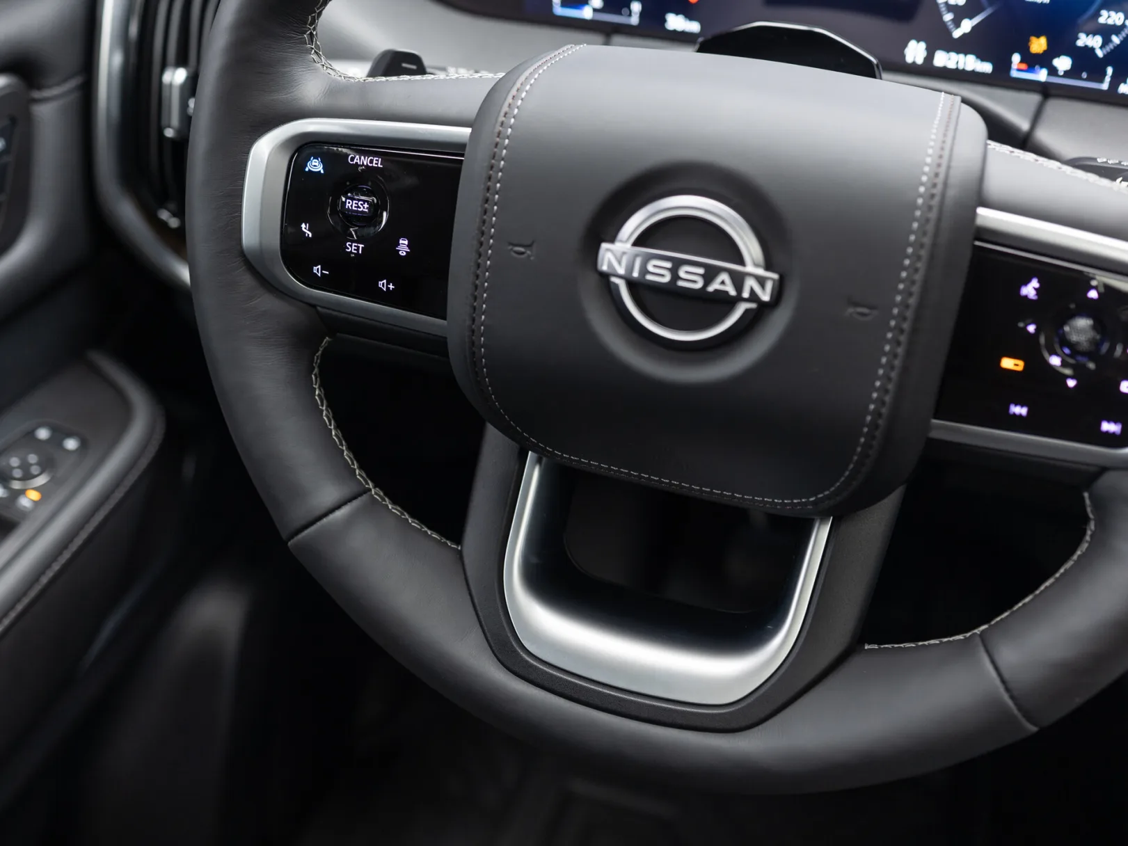 Nissan Armada Platinum Reserve III, 2025 — экстерьер, фото 17