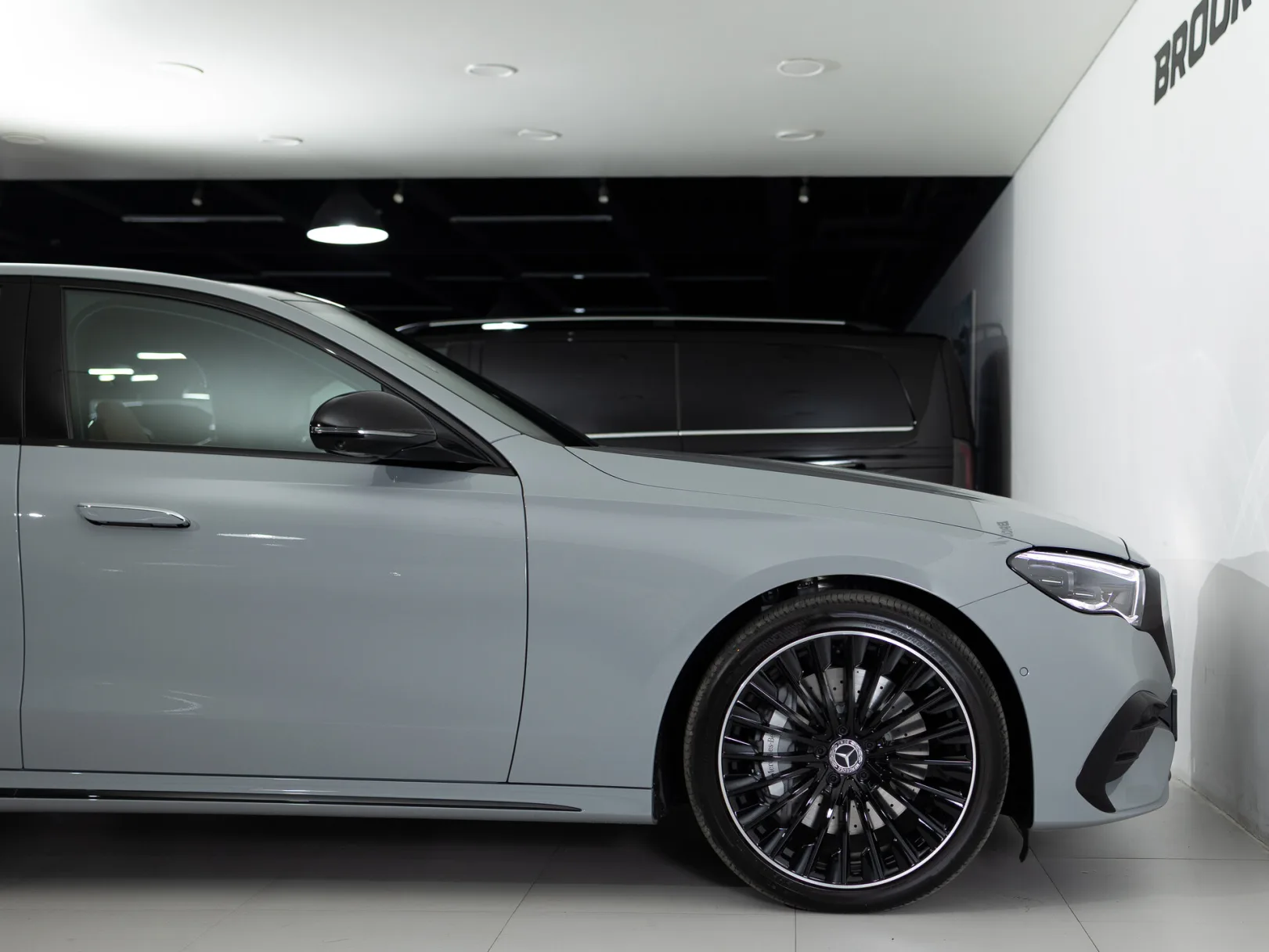 Mercedes-Benz E-Класс E 300 4MATIC AMG Line VI (W214, S214), 2026 — экстерьер, фото 37