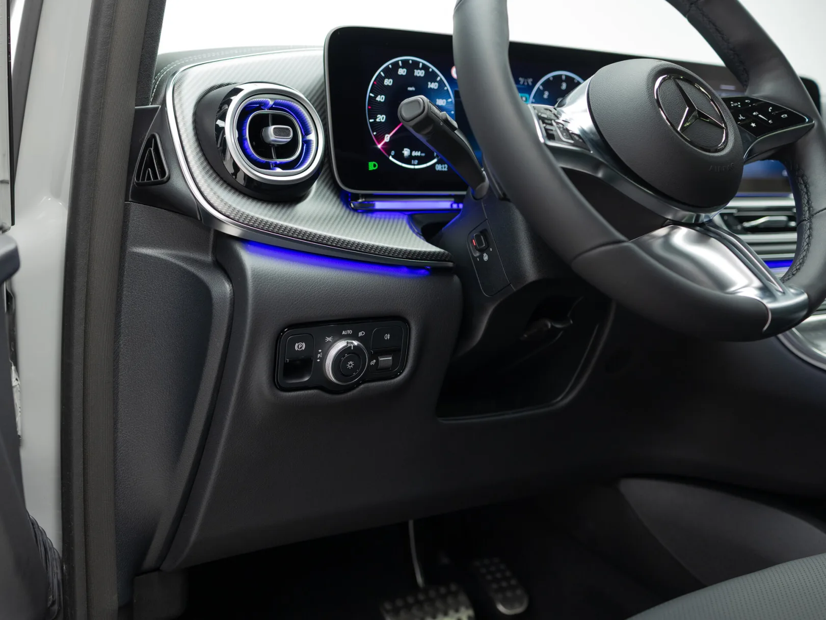 Mercedes-Benz V-Класс Exclusive AMG Line III (W447) Рестайлинг 2, 2026 — экстерьер, фото 16