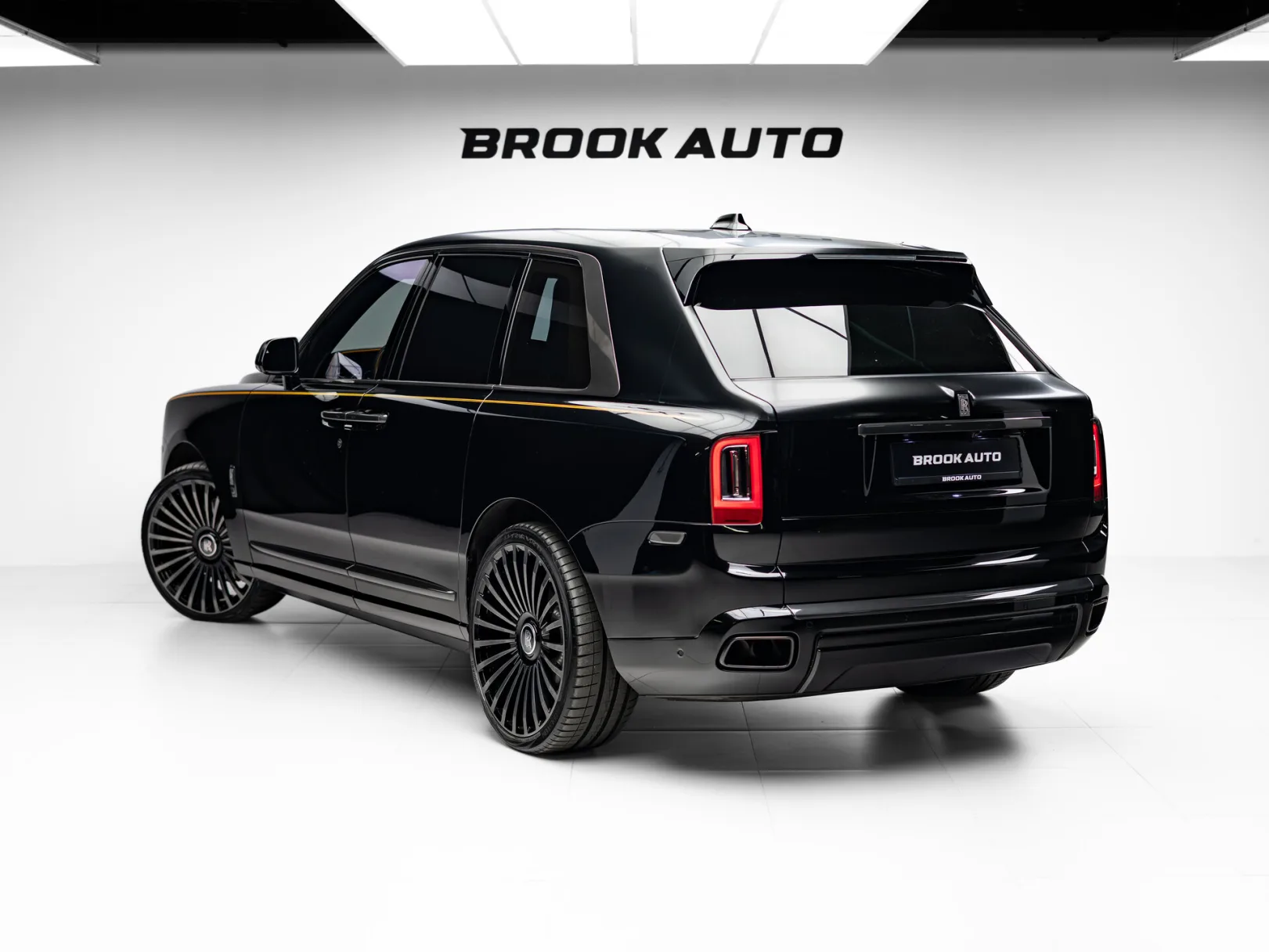 Rolls-Royce Cullinan Individual I (Series I), 2021 — экстерьер, фото 6