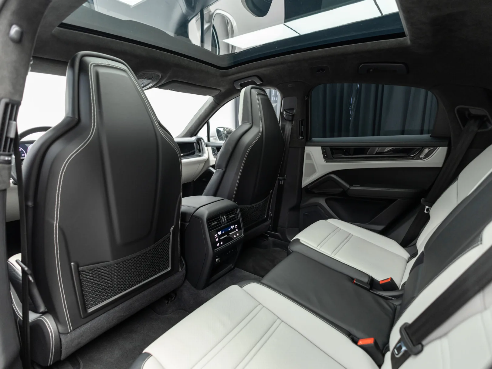 Porsche Cayenne Coupé III Рестайлинг, 2023 — экстерьер, фото 27