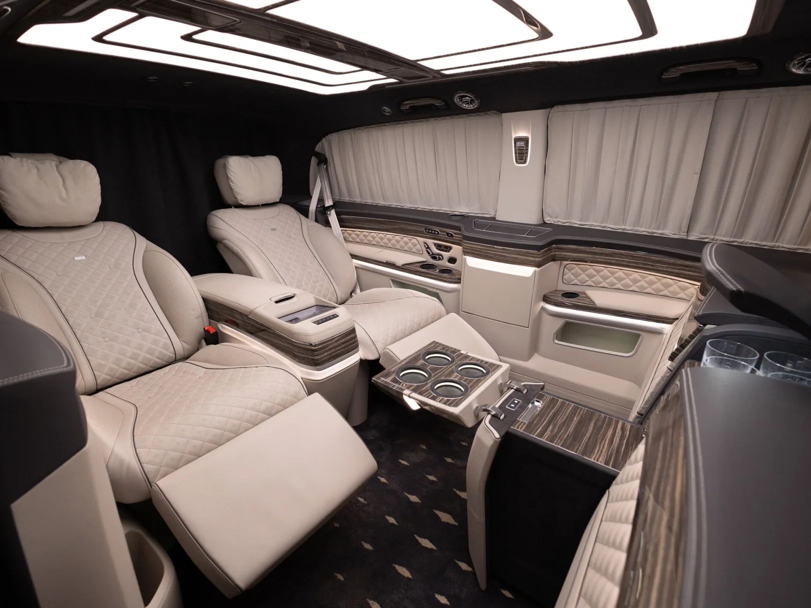 Mercedes-Benz V-Класс VIP III (W447) Рестайлинг, 2021 — экстерьер, фото 12