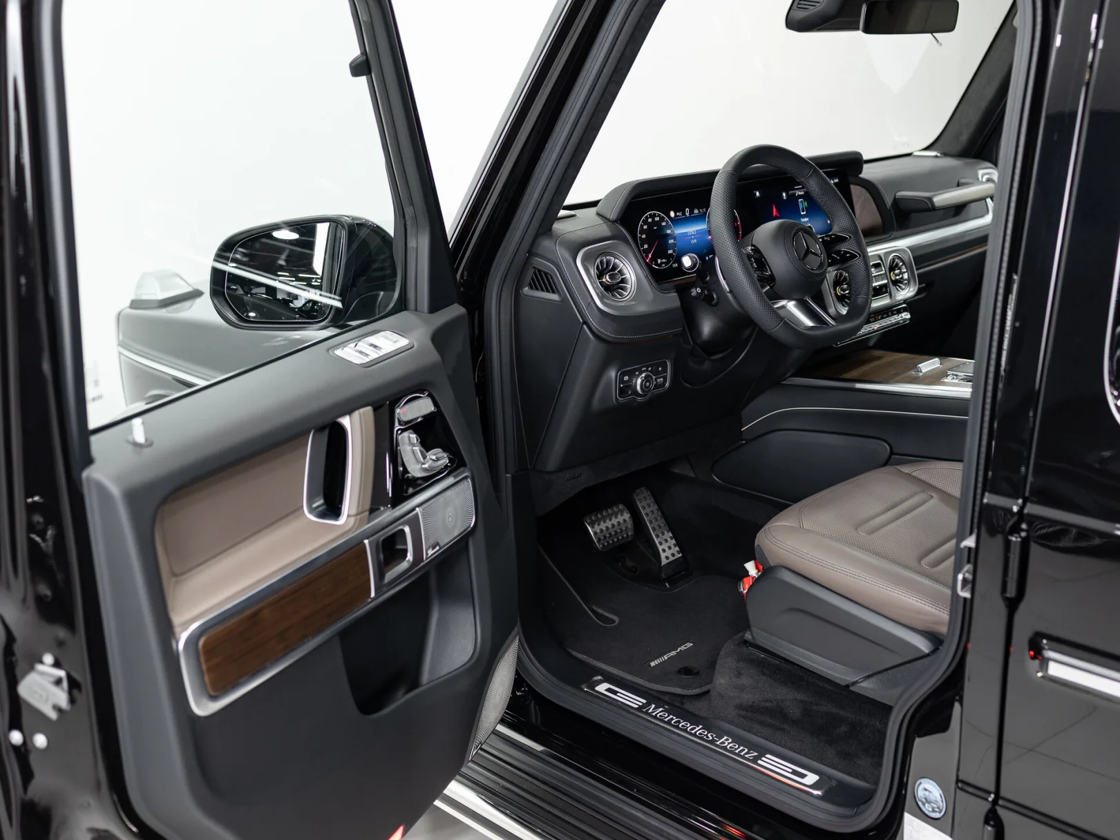 Mercedes-Benz G-Класс G 450 d AMG Line III (W465) Рестайлинг, 2025 — экстерьер, фото 7