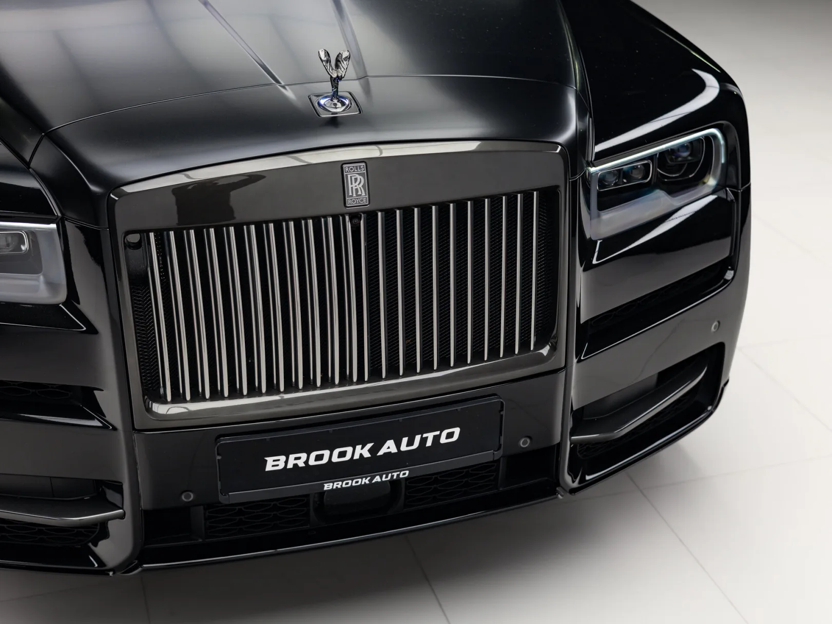 Rolls-Royce Cullinan Individual I (Series I), 2021 — экстерьер, фото 36