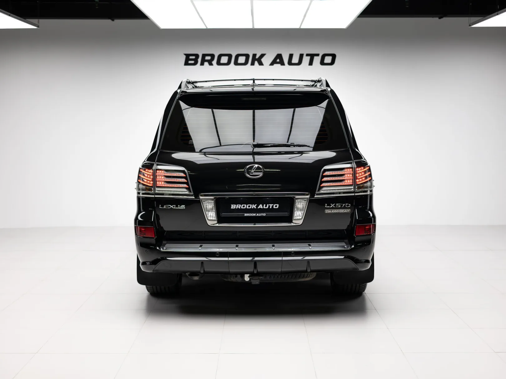 Lexus LX 25th Anniversary Edition 2 III Рестайлинг, 2015 — экстерьер, фото 5