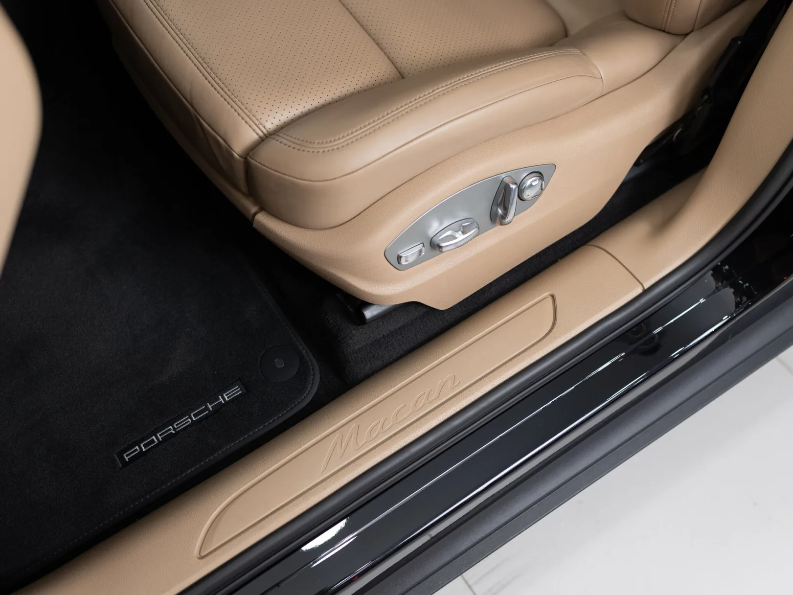 Porsche Macan I Рестайлинг, 2021 — экстерьер, фото 11