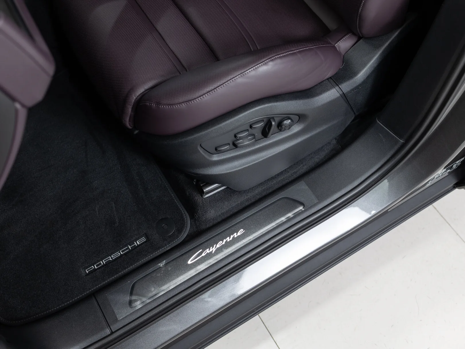 Porsche Cayenne E-Hybrid III Рестайлинг, 2026 — экстерьер, фото 12