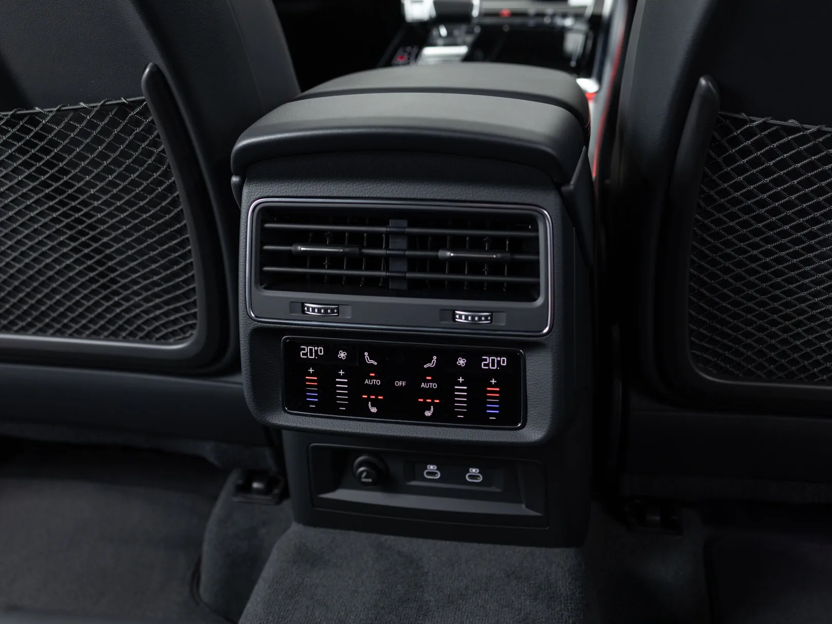 Audi Q7 55 TFSI quattro tiptronic II (4M) Рестайлинг 2, 2024 — экстерьер, фото 27