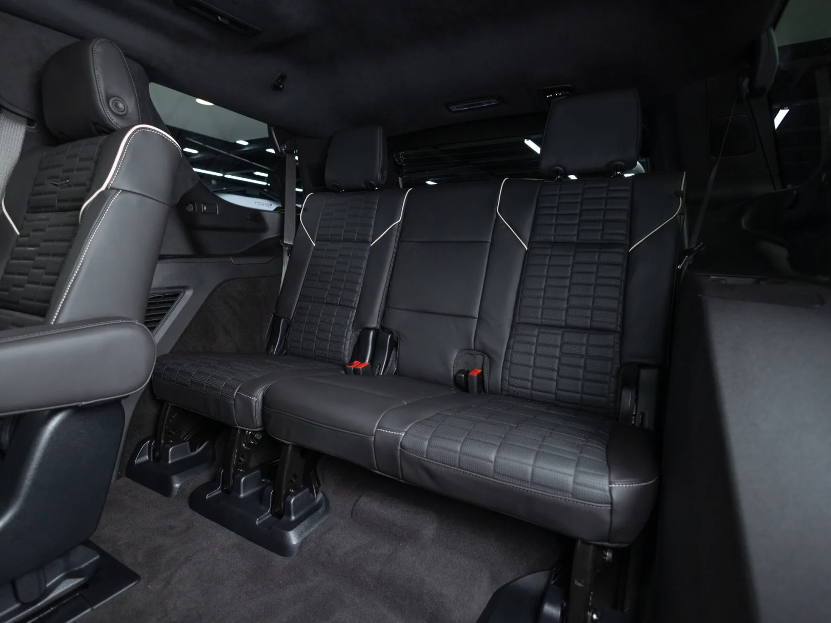 Cadillac Escalade Sport Platinum V Рестайлинг, 2025 — экстерьер, фото 33