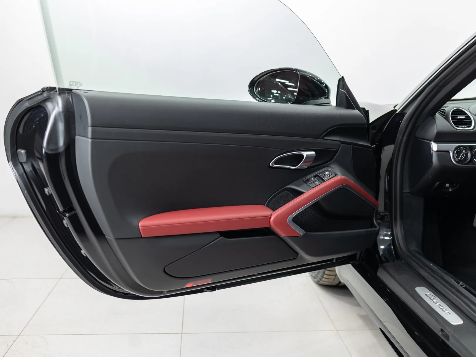 Porsche Cayman 718 Cayman III 718 (982), 2025 — экстерьер, фото 8