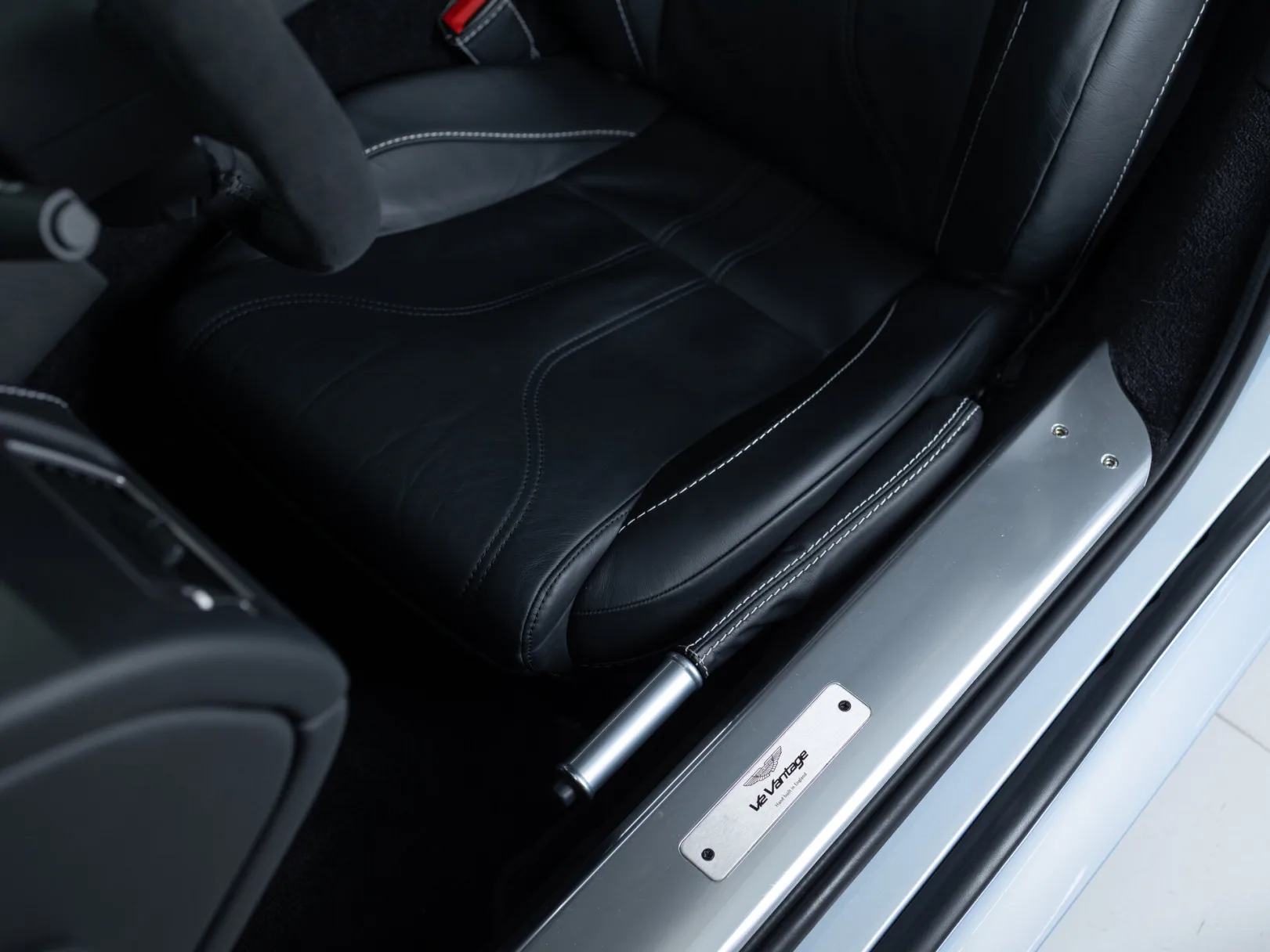 Aston Martin V12 Vantage Carbon Black I, 2010 — экстерьер, фото 14
